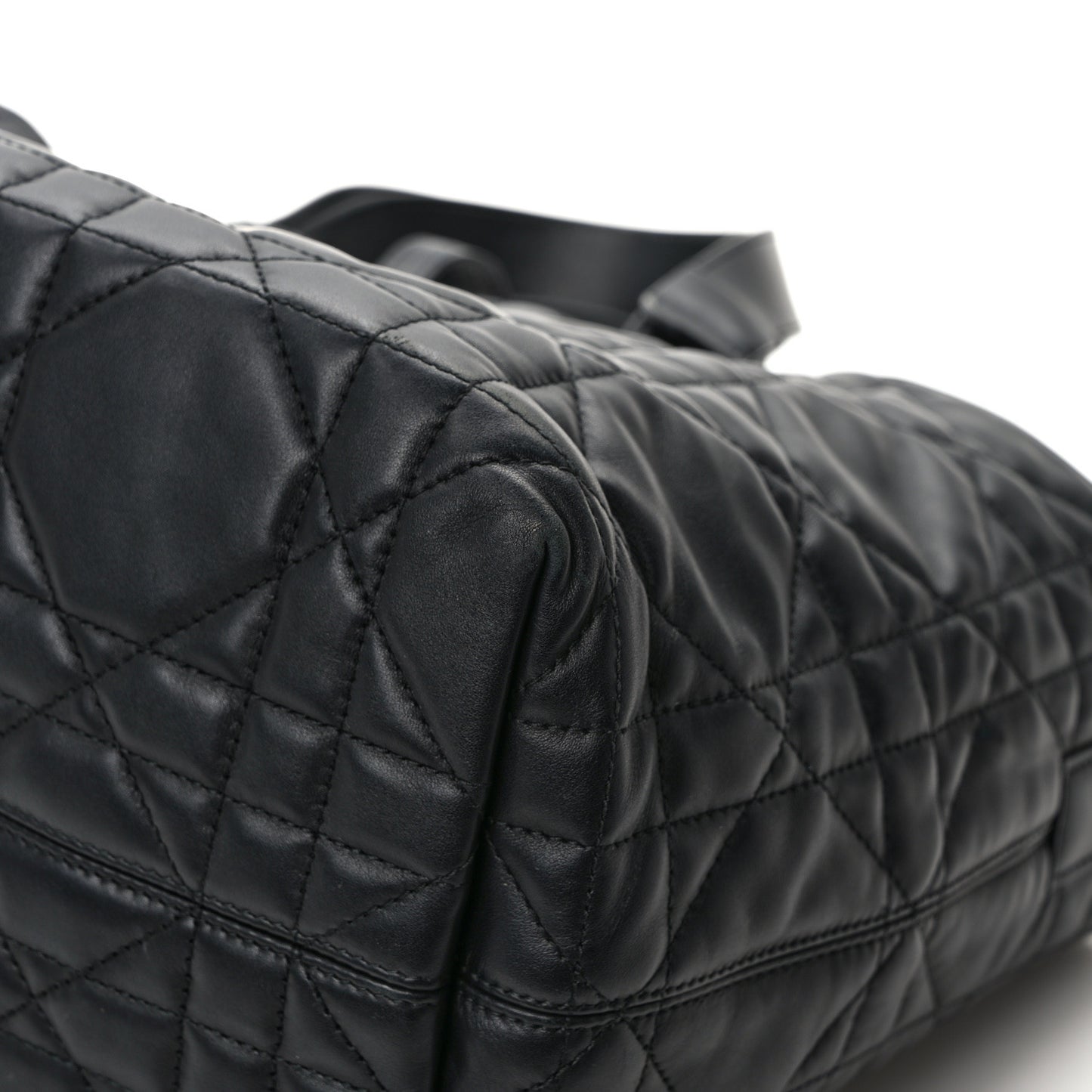 Calfskin Macrocannage Medium Toujours Black