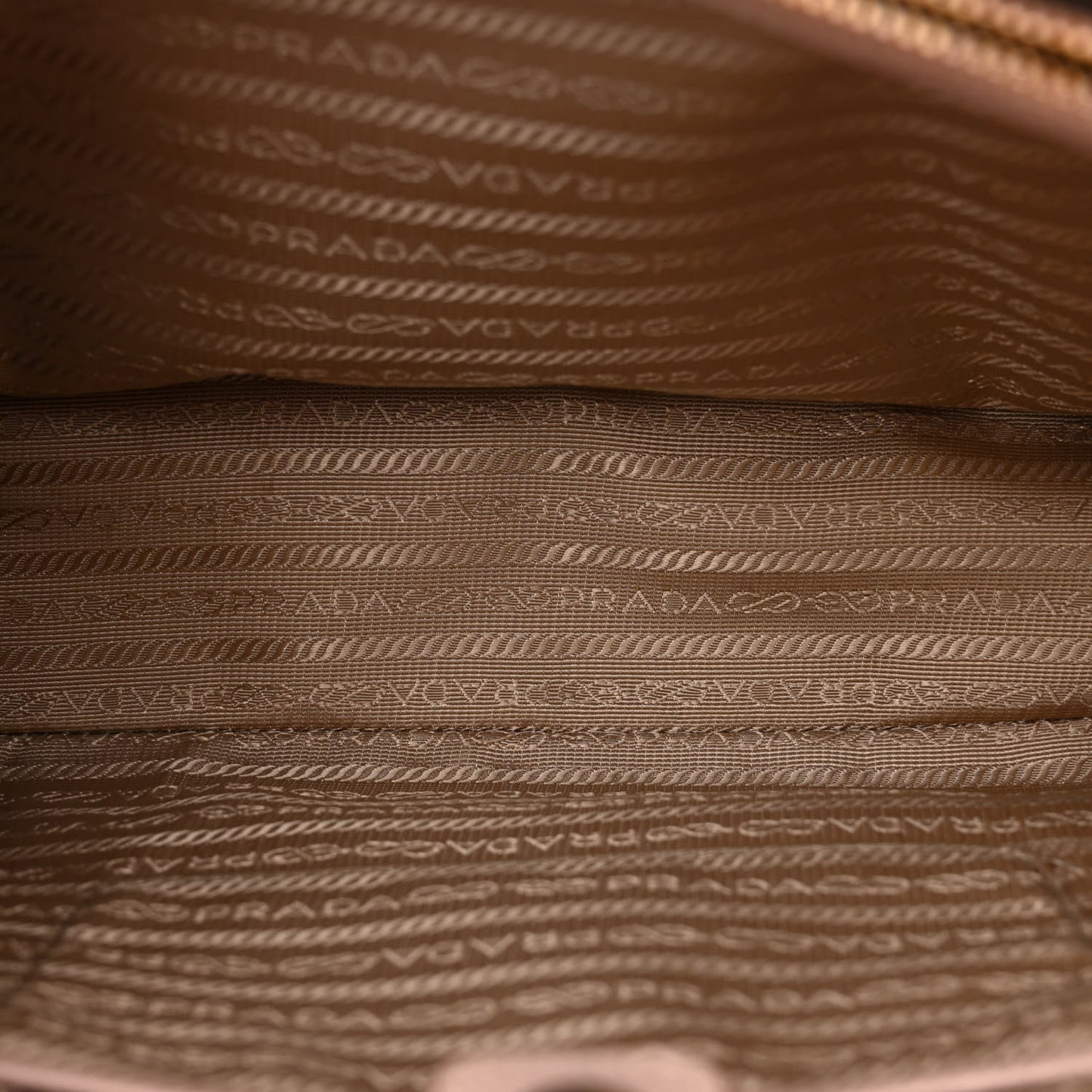 Saffiano Lux Medium Tote Cammeo