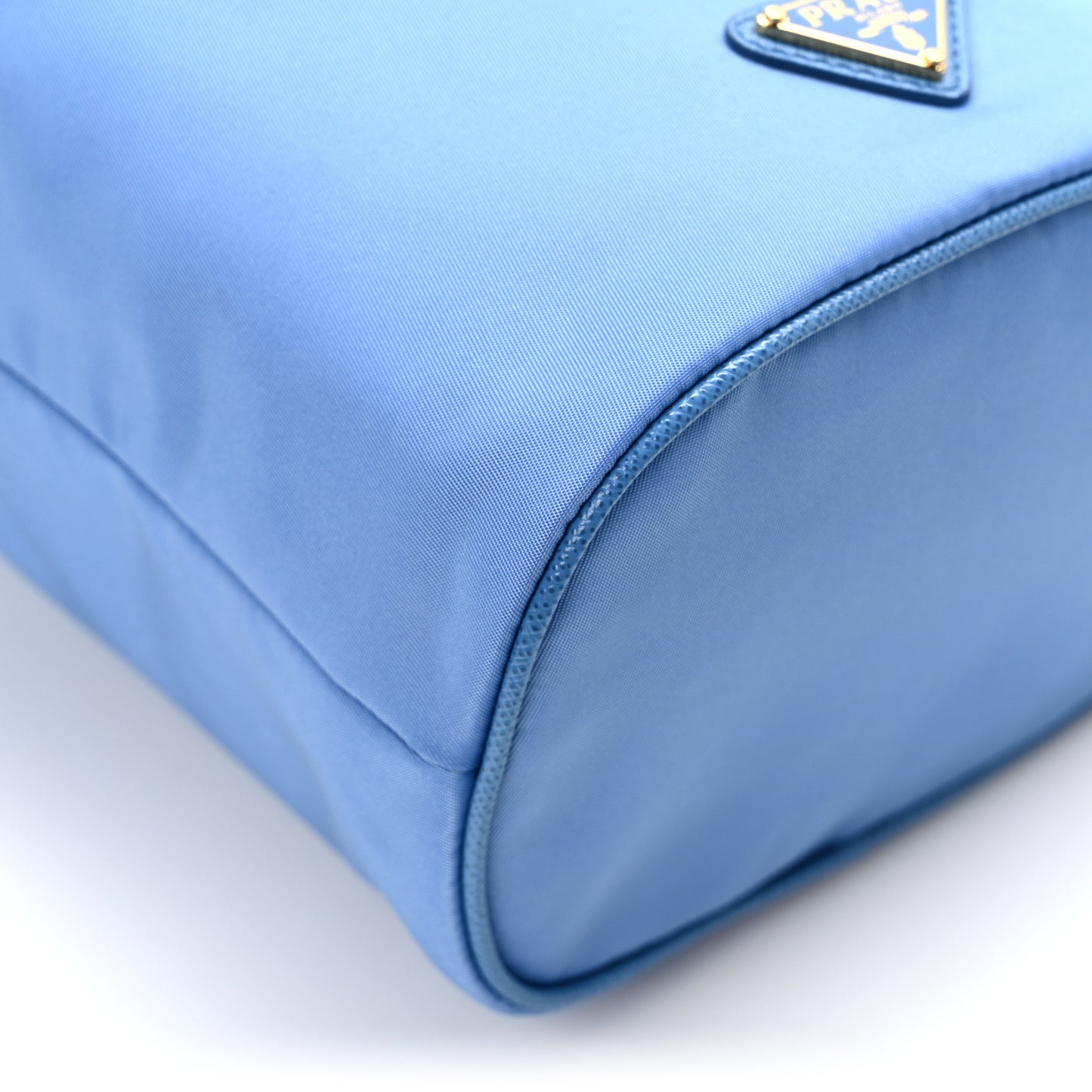 Tessuto Nylon Saffiano Mini Bucket Bag Onda
