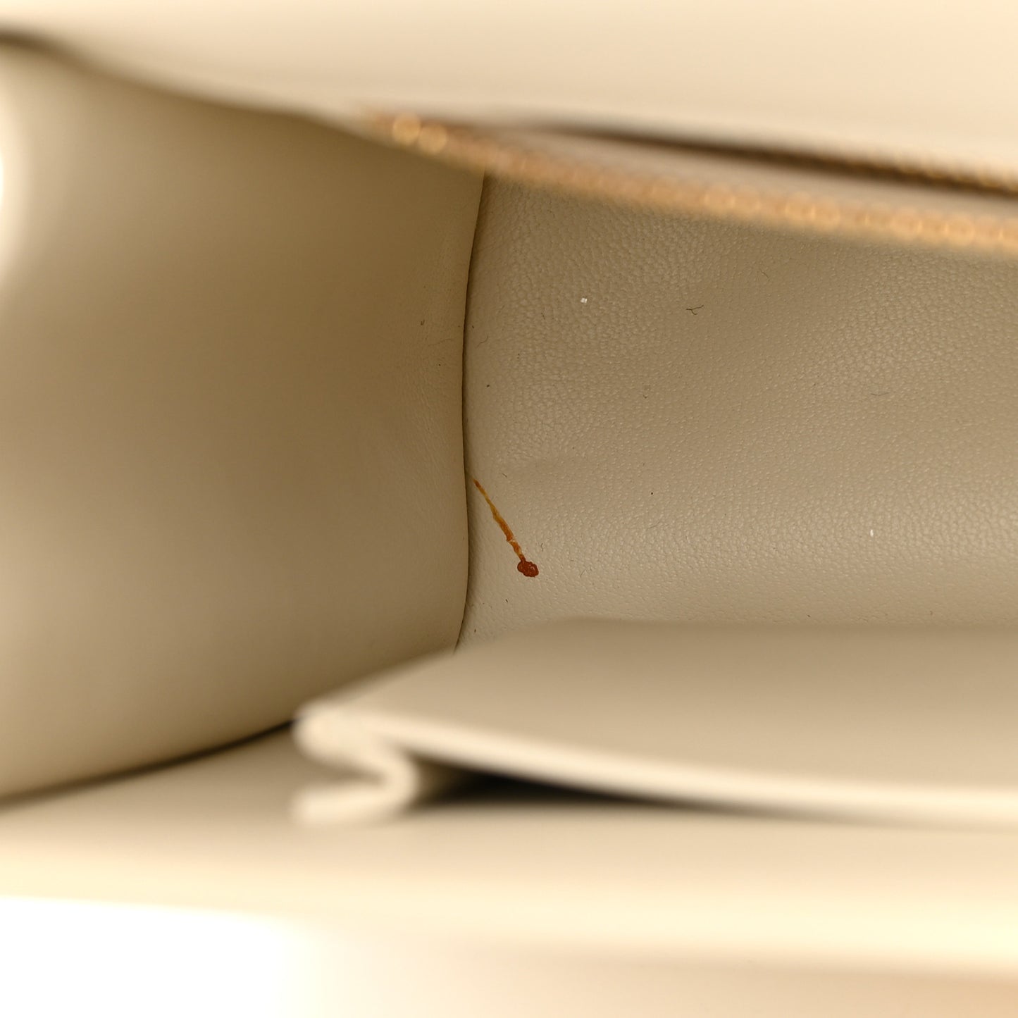 Box Calfskin 30 Montaigne Flap Bag Latte