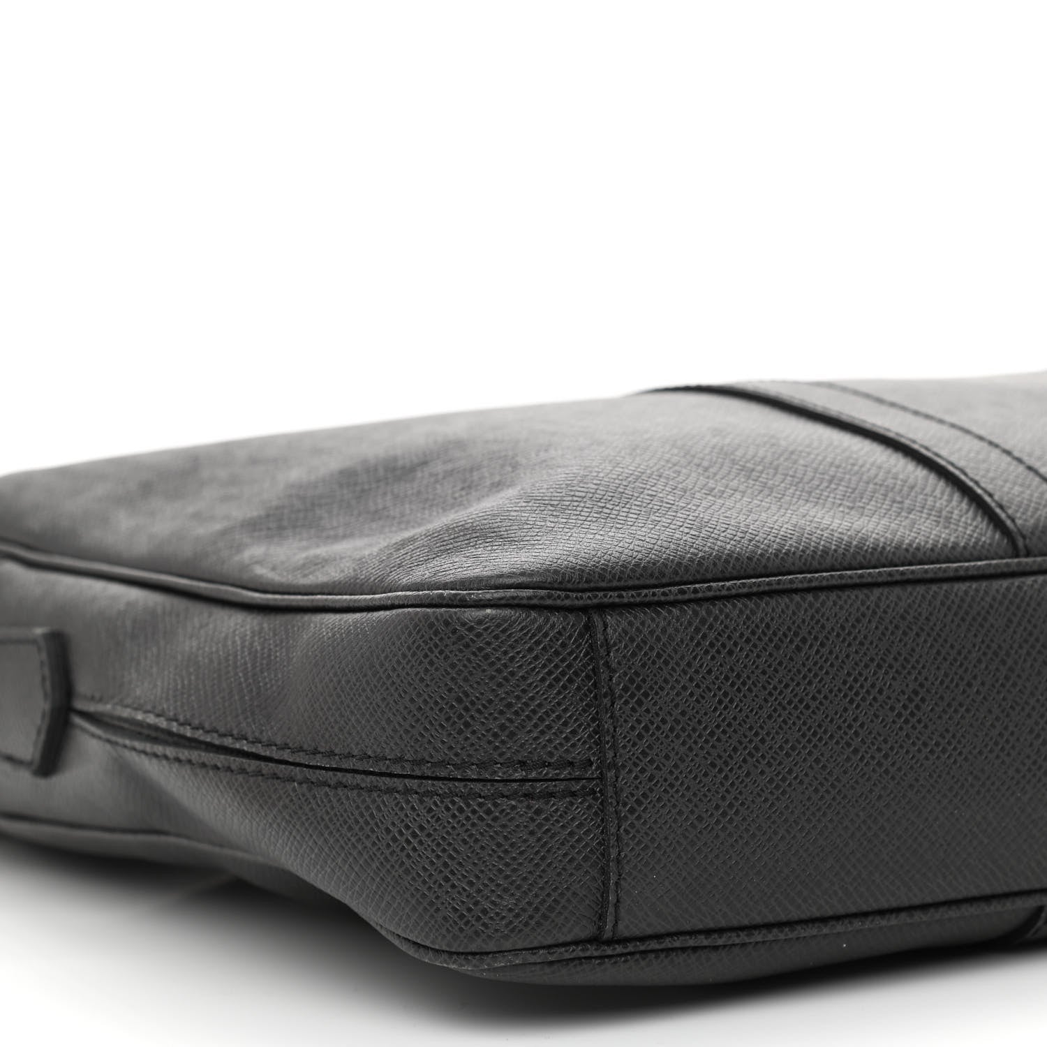 Louis Vuitton Taiga Porte Documents Voyage PM Ardoise 9 of 11