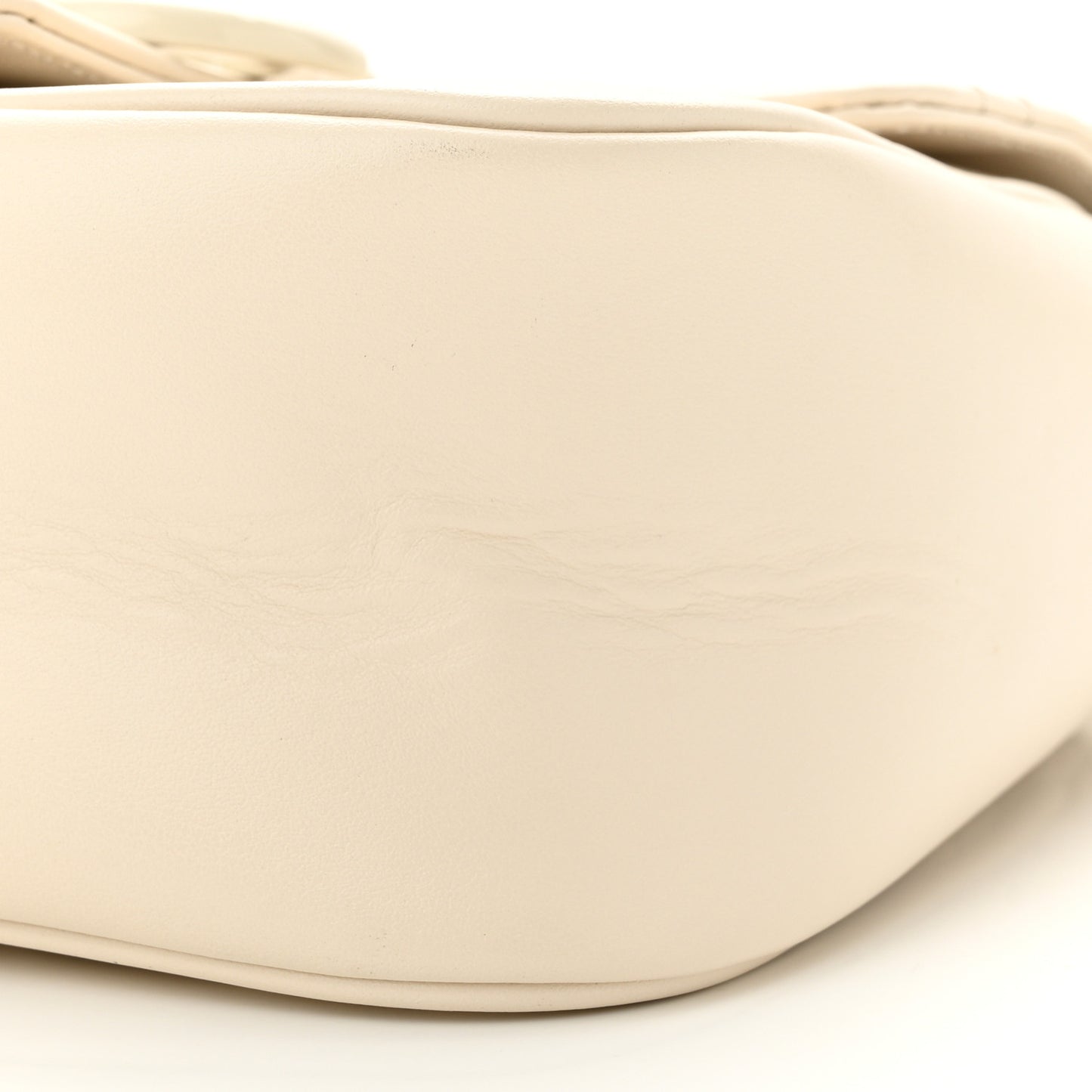 Calfskin Matelasse Monochrome Mini GG Marmont Crossbody Shoulder Bag White