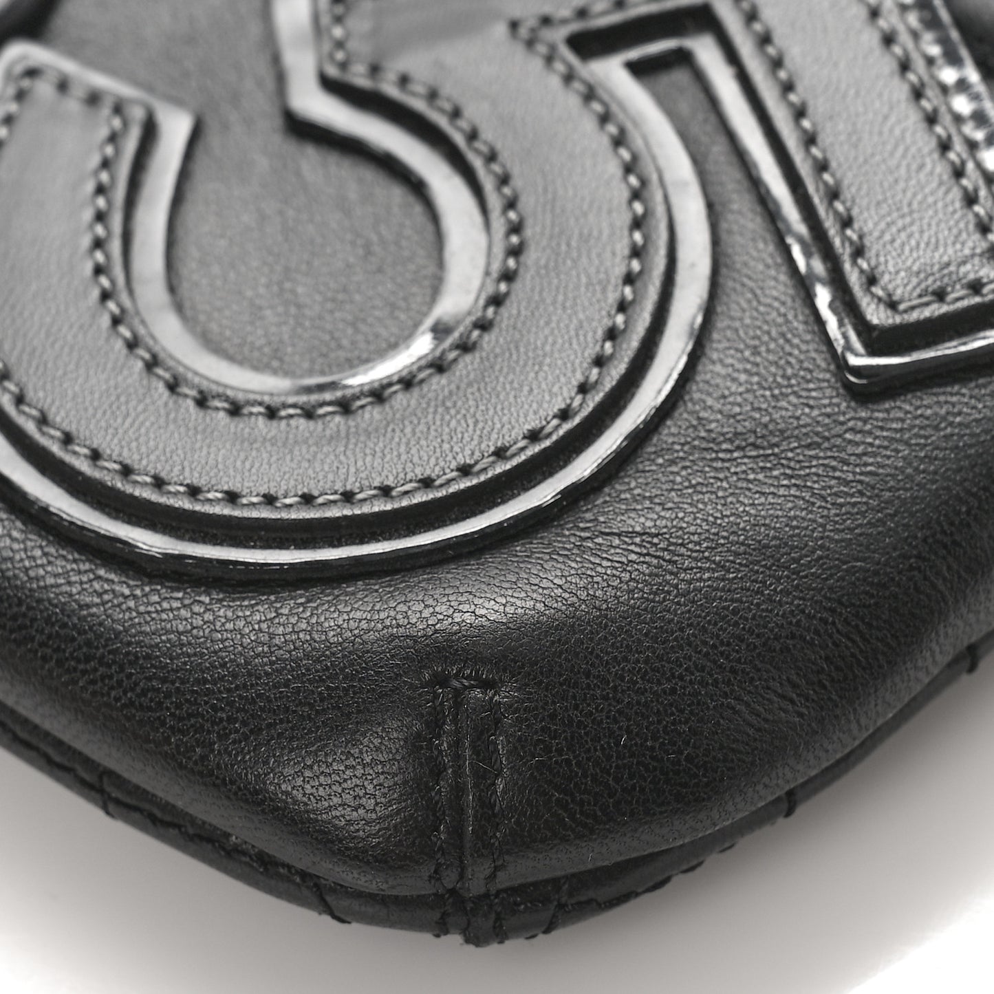Lambskin Camellia No. 5 Chain Pouch Black