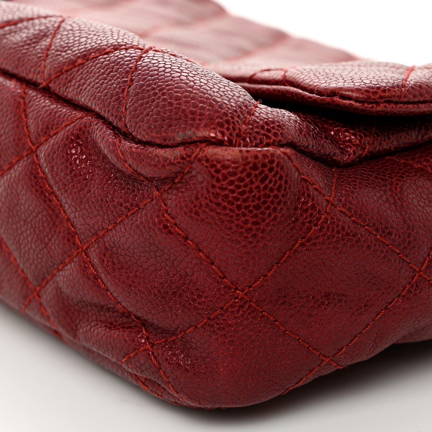 Iridescent Caviar Quilted Large Chic Flap Red