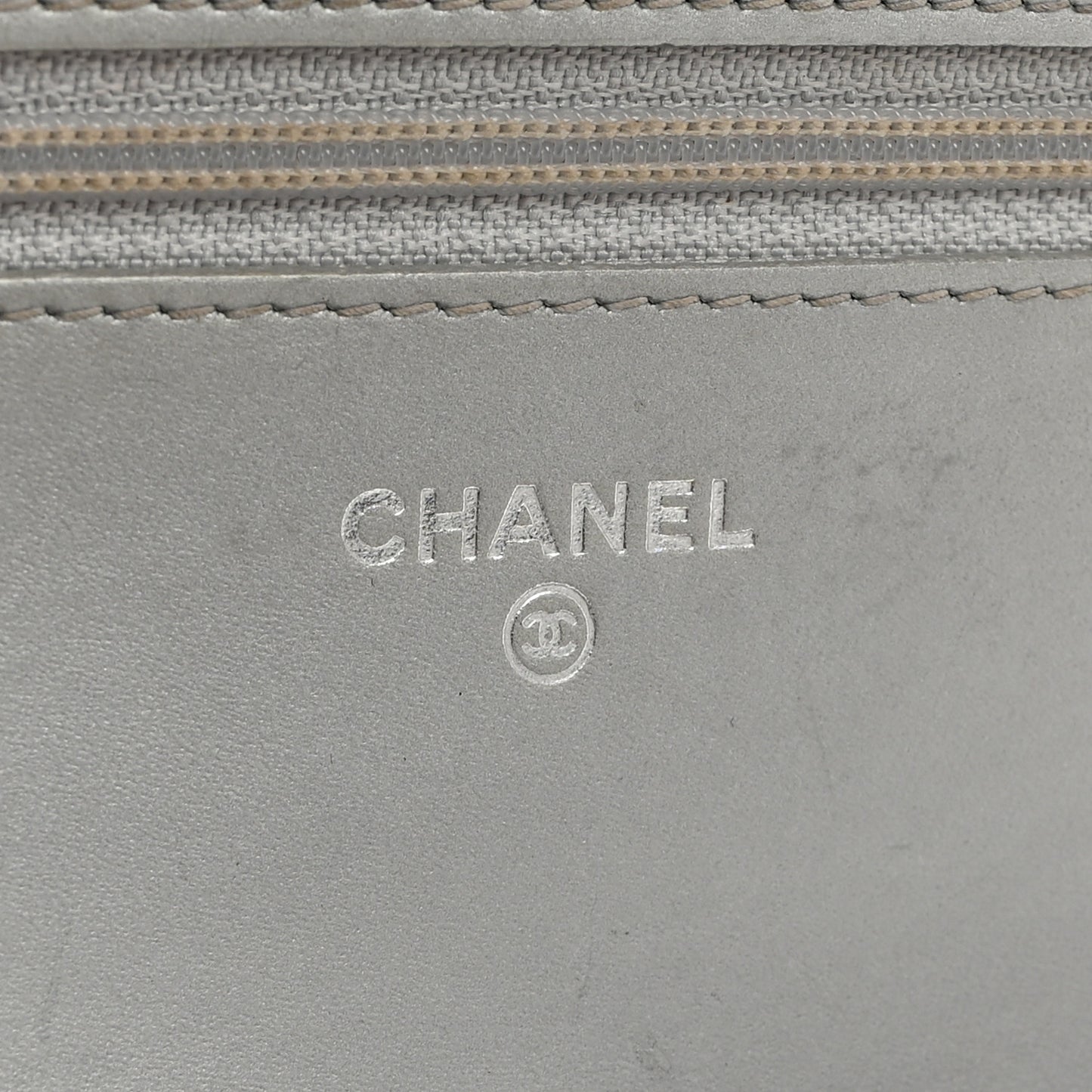 Patent Quilted Golden Class Wallet on Chain WOC Silver