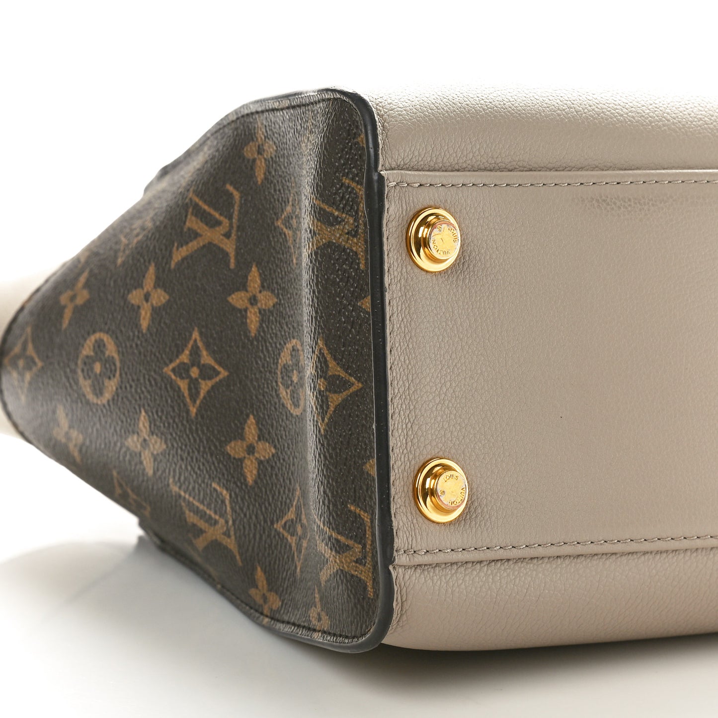 Calfskin Monogram On My Side MM Greige