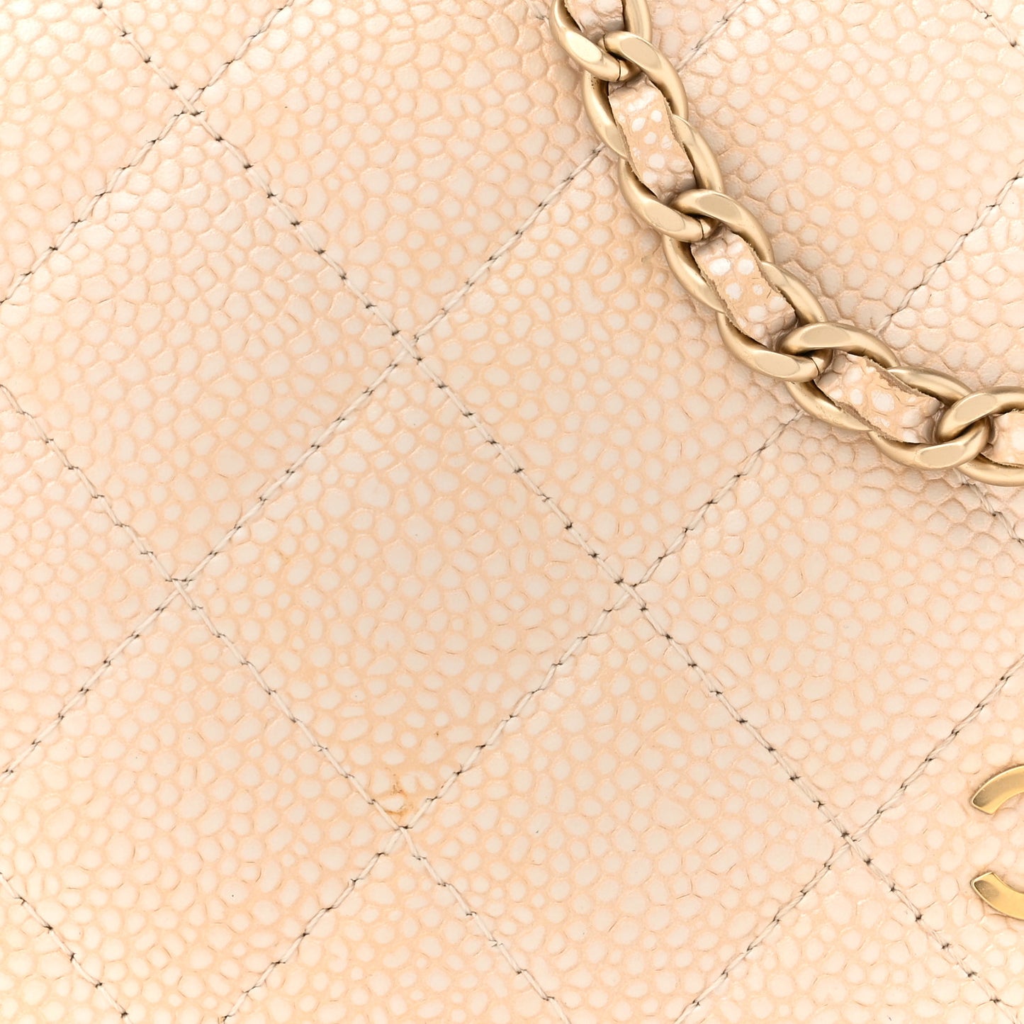 Pearly Caviar Quilted Wallet On Chain WOC Beige