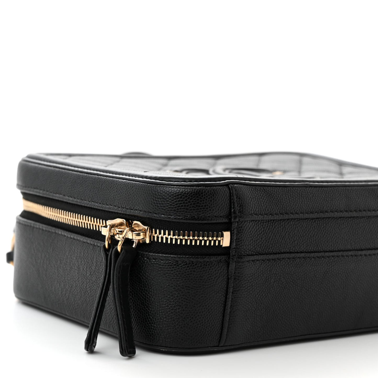 Caviar Quilted Medium CC Filigree Vanity Case Black