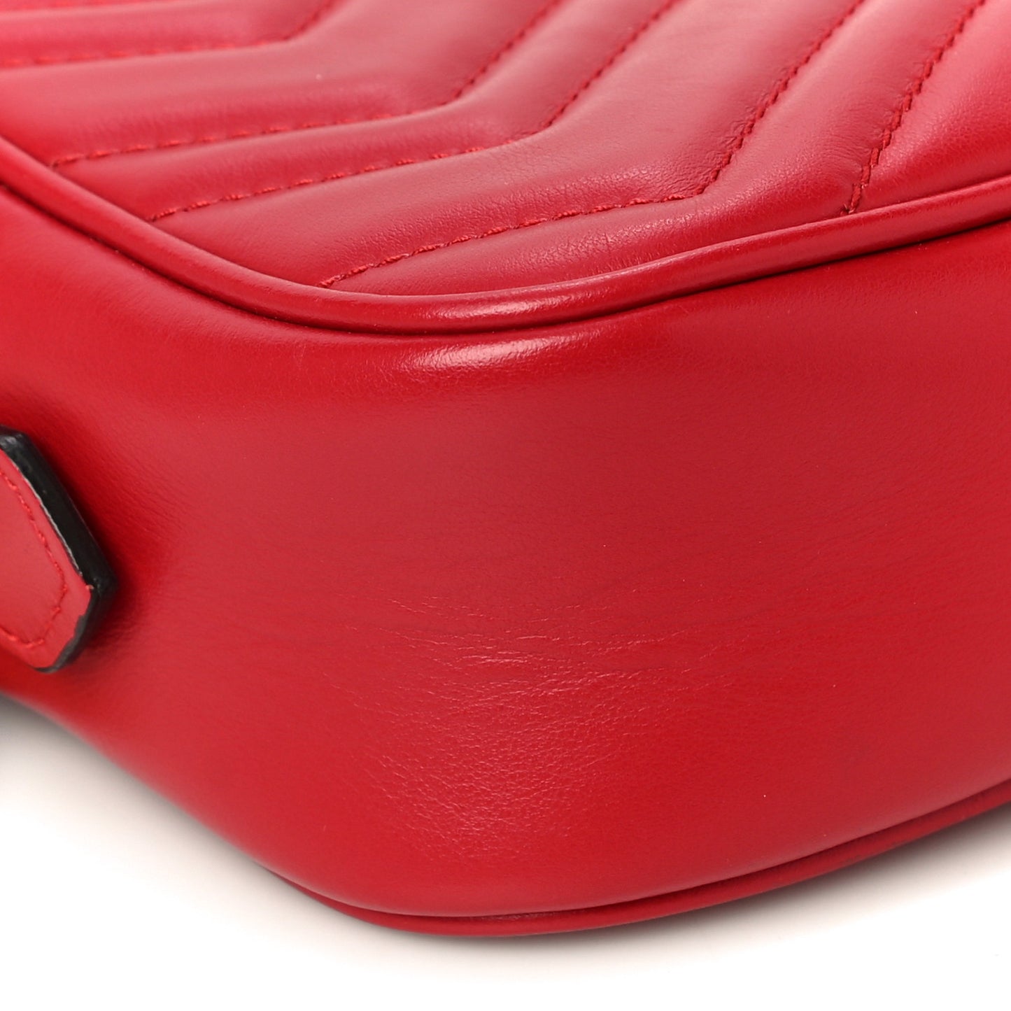 Calfskin Matelasse Mini GG Marmont Chain Shoulder Bag Hibiscus Red
