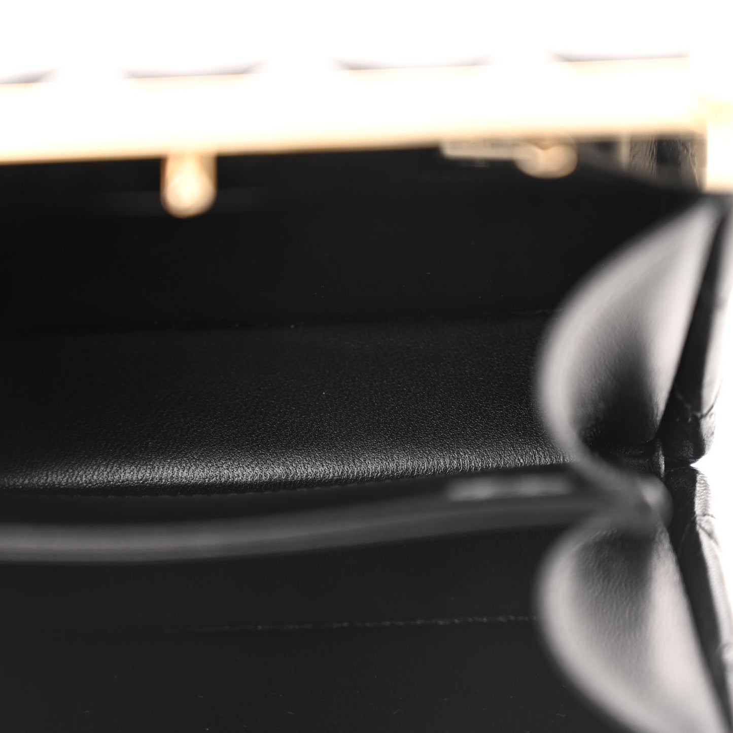 Lambskin Quilted Pearl CC Vanity Case Black