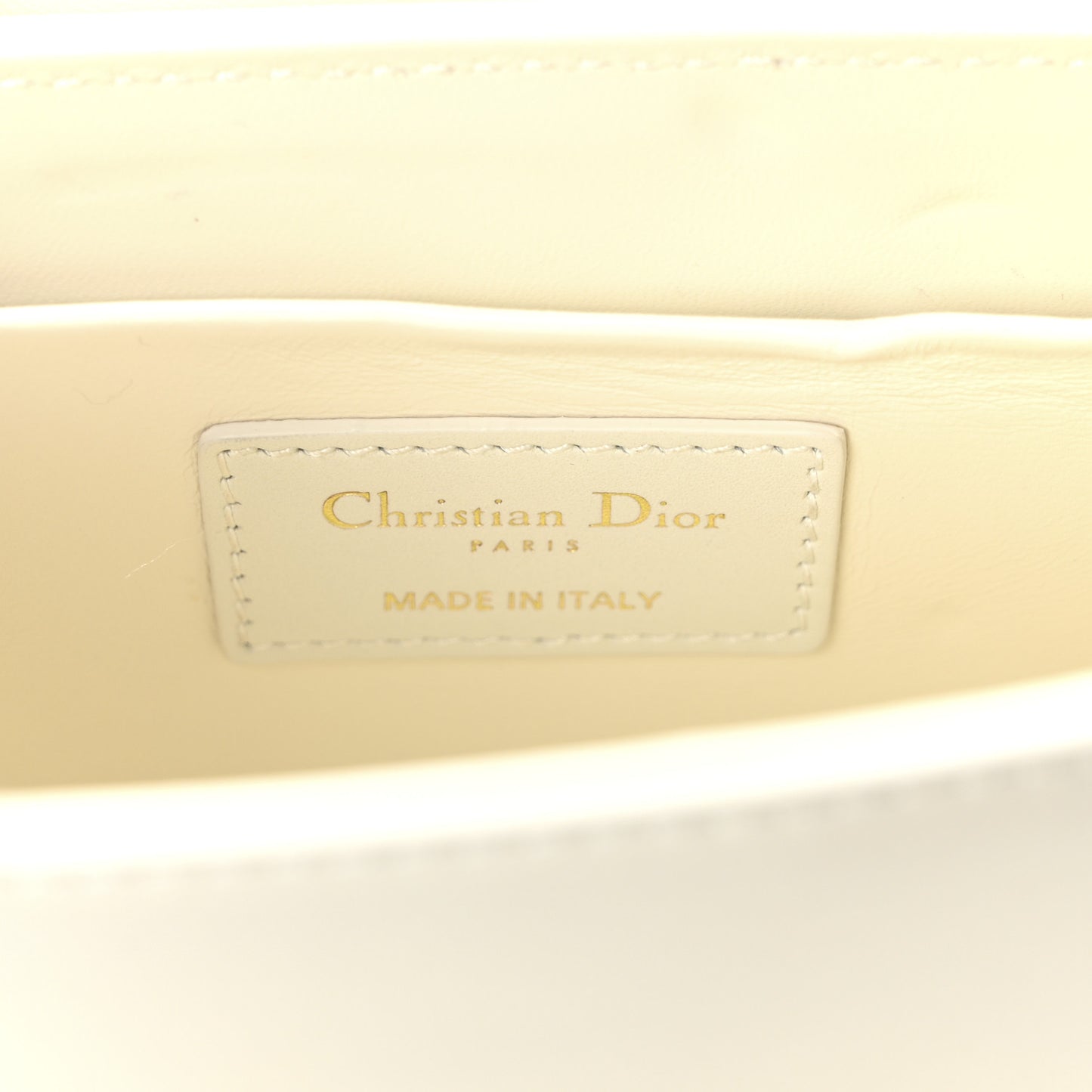 Smooth Calfskin 30 Montaigne Box Bag White