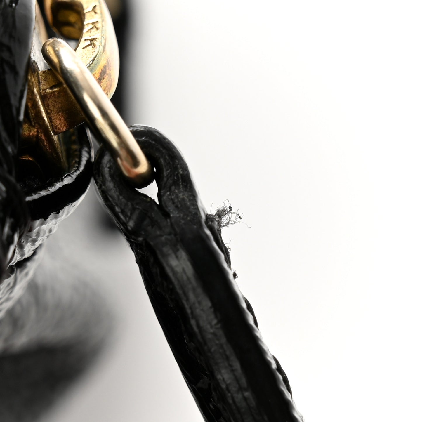 Crinkled Patent Medium Pandora Black