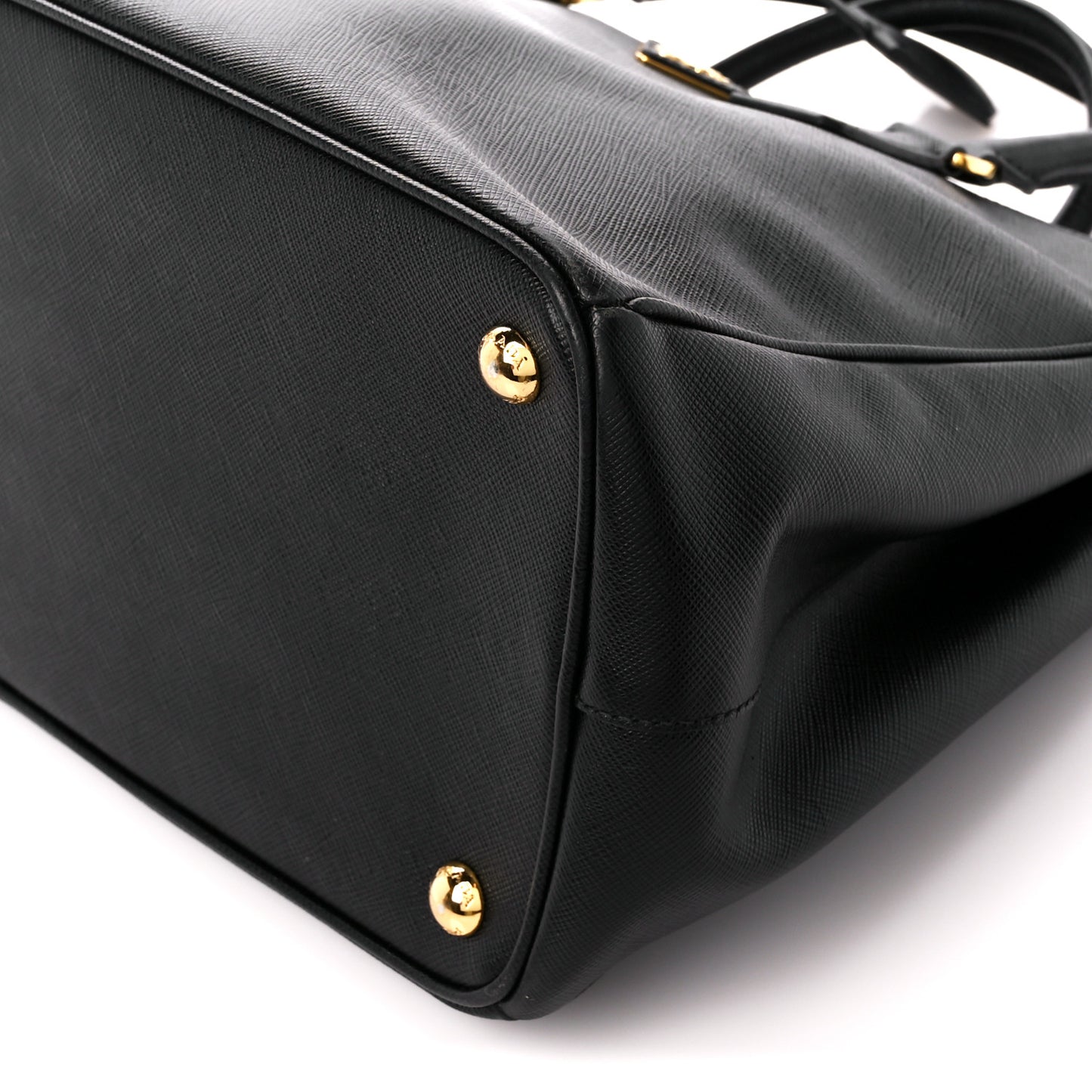 Saffiano Medium Galleria Double Zip Tote Black