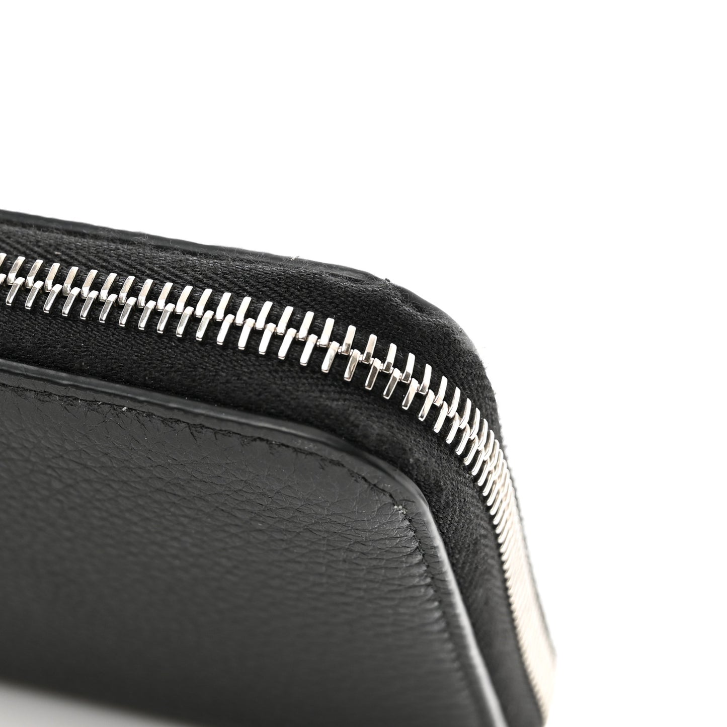 Vitello Daino Triangle Zip Around Wallet Black