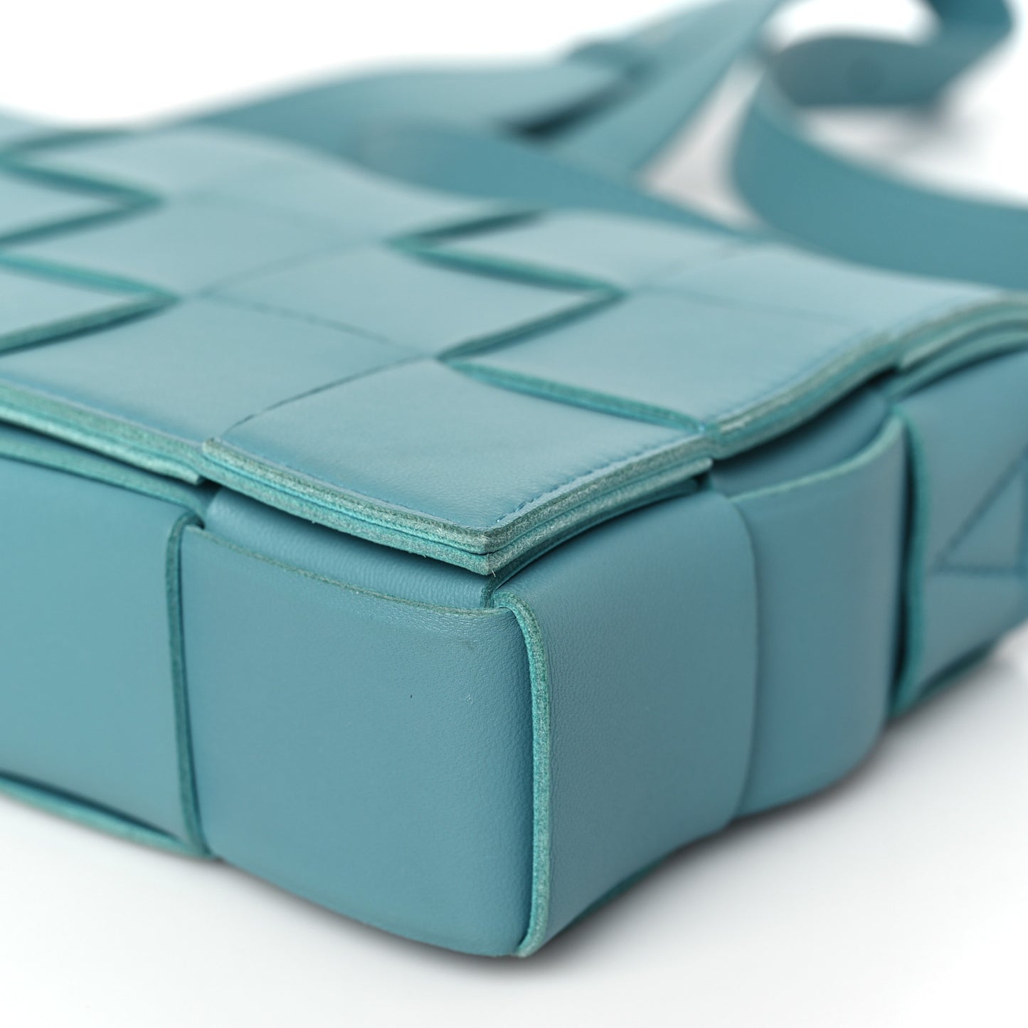 Lambskin Maxi Intrecciato Small Cassette Crossbody Bag Mermaid
