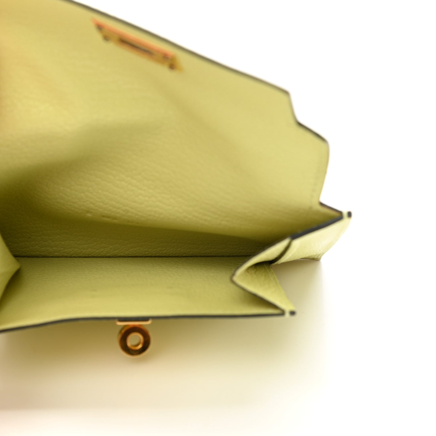 Chevre Mysore Kelly Pocket Compact Wallet Jaune Bourgeon