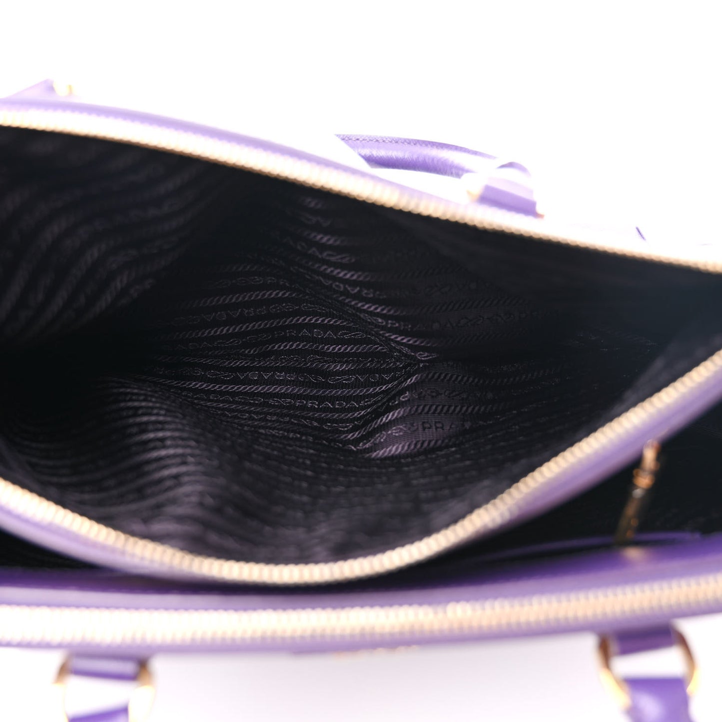 Saffiano Medium Galleria Double Zip Tote Viola