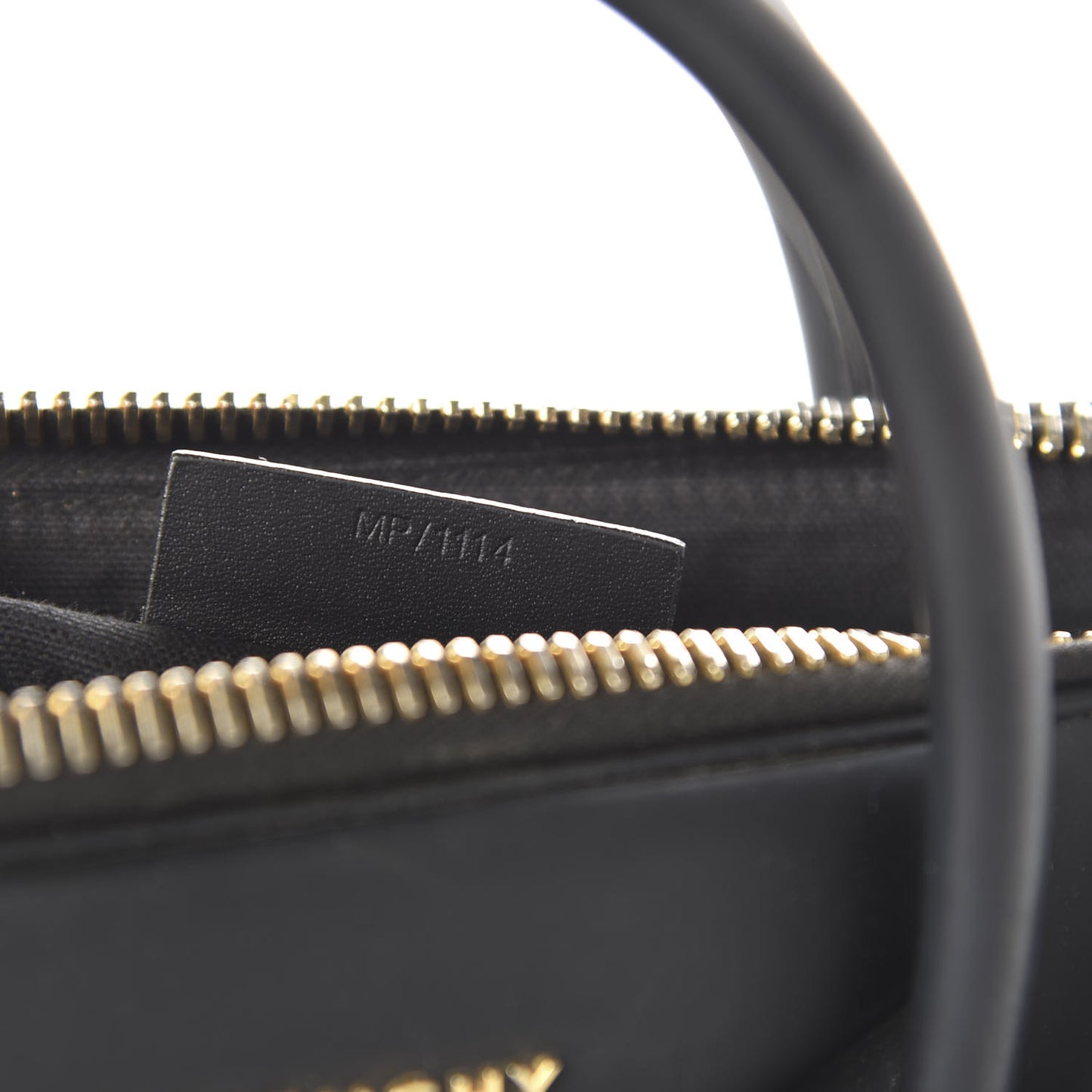 Rubber Effect Calfskin Medium Antigona Black