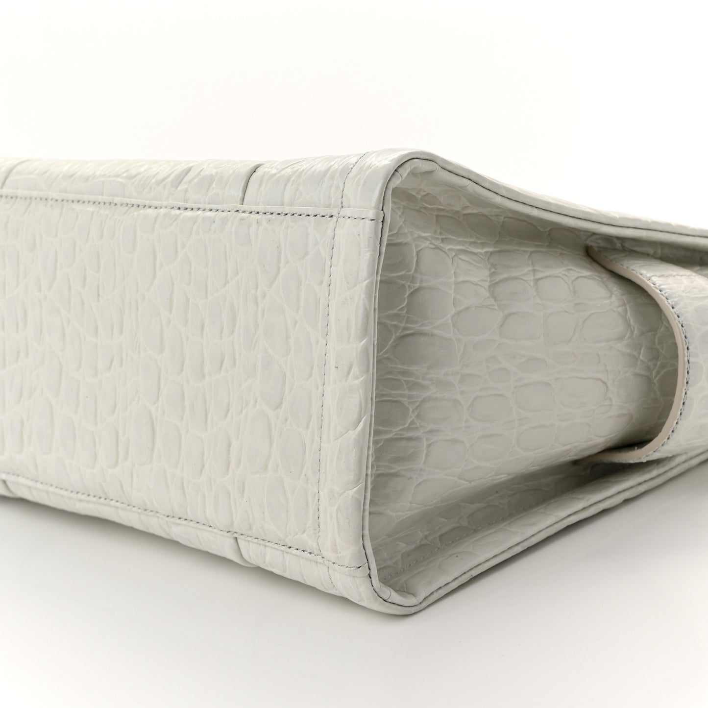 Croc Embossed Medium The Tote Bag Ivory