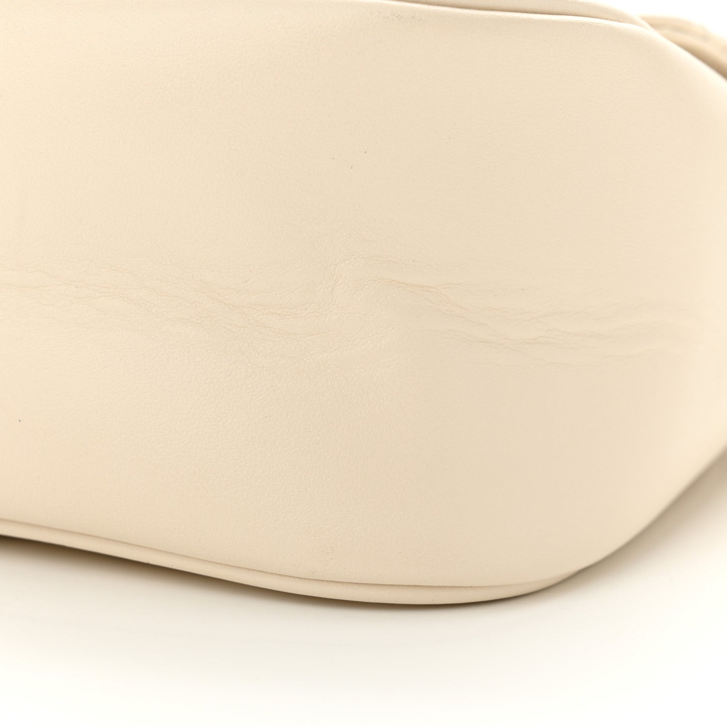 Calfskin Matelasse Monochrome Mini GG Marmont Crossbody Shoulder Bag White