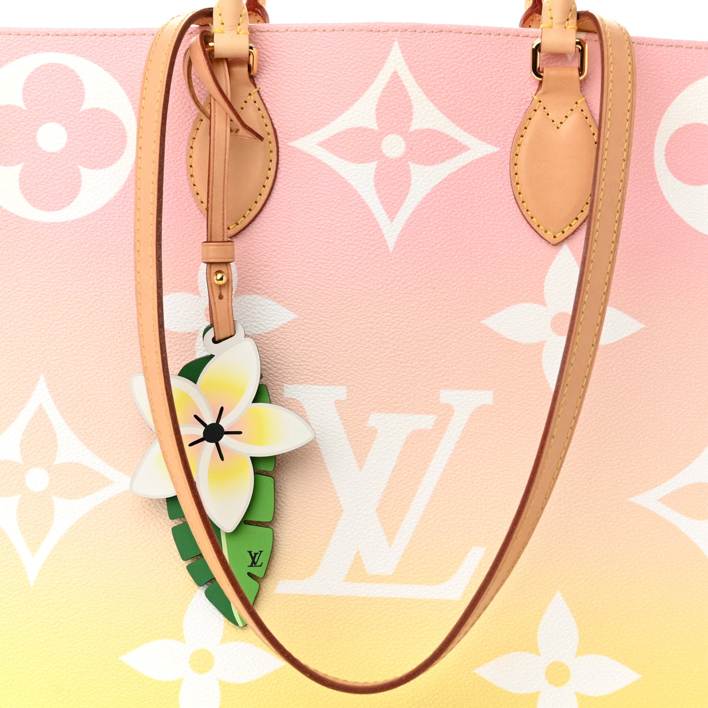 Monogram Giant By The Pool Onthego GM Light Pink