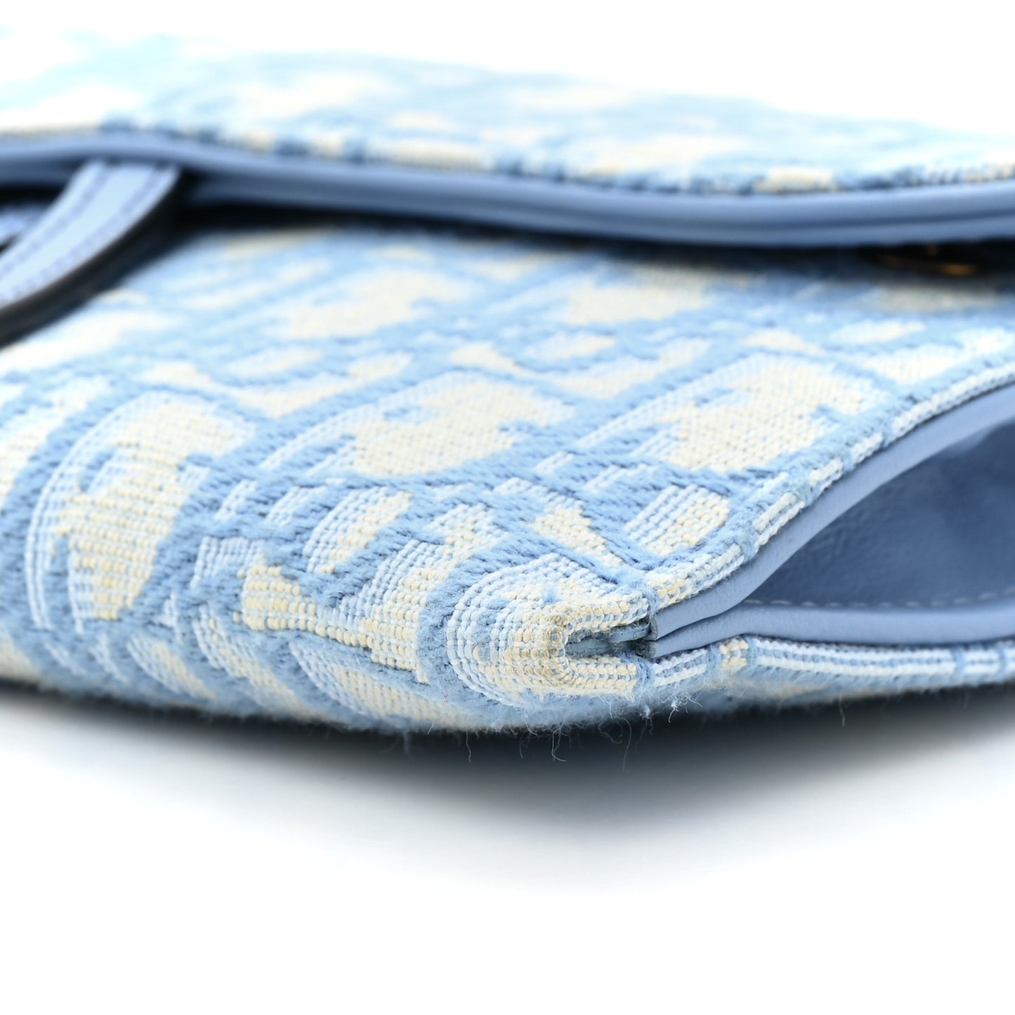 Oblique Saddle Chain Long Wallet Cornflower Blue