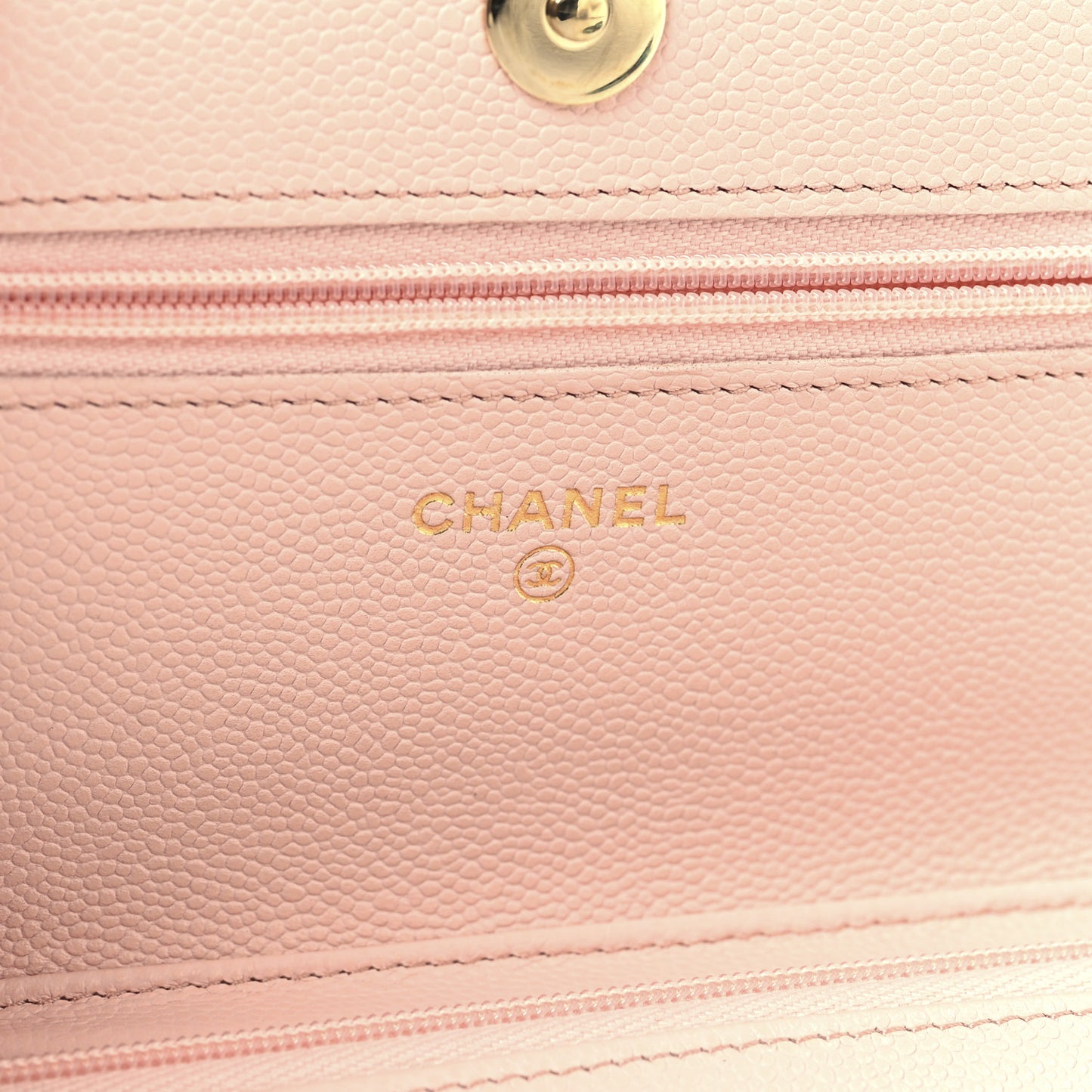 Caviar Quilted Wallet on Chain WOC Light Pink