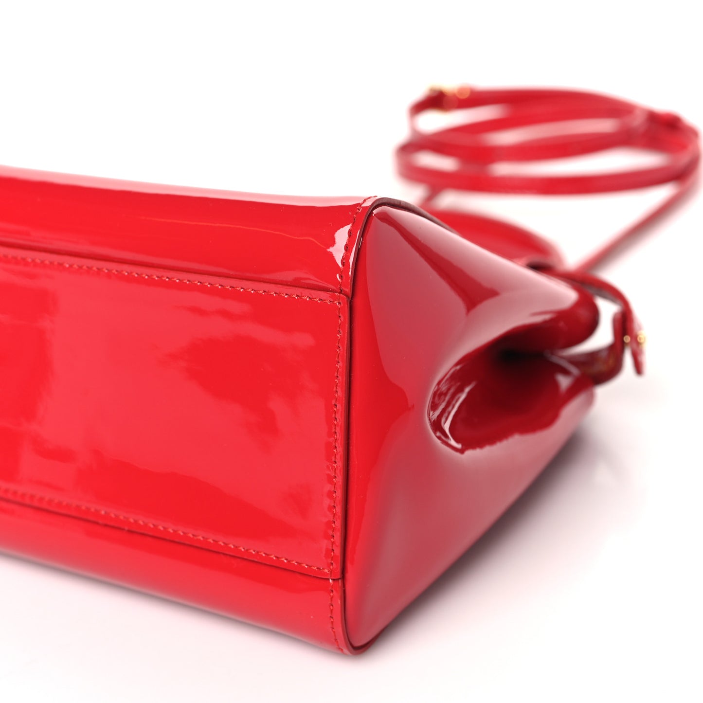 Vitello Vernice Mou Mini Peekaboo Iconic Satchel Rosso Cardinale