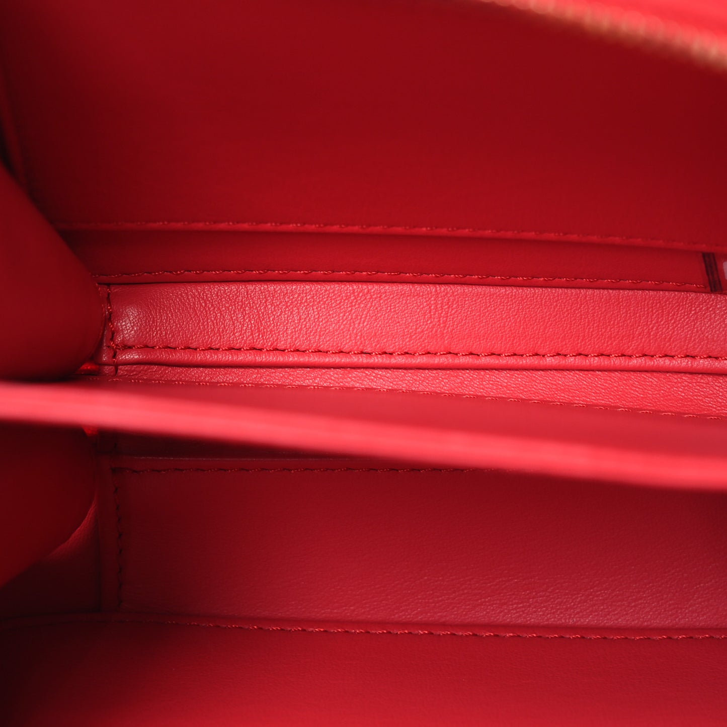 Caviar Quilted Small CC Filigree Vanity Case Red