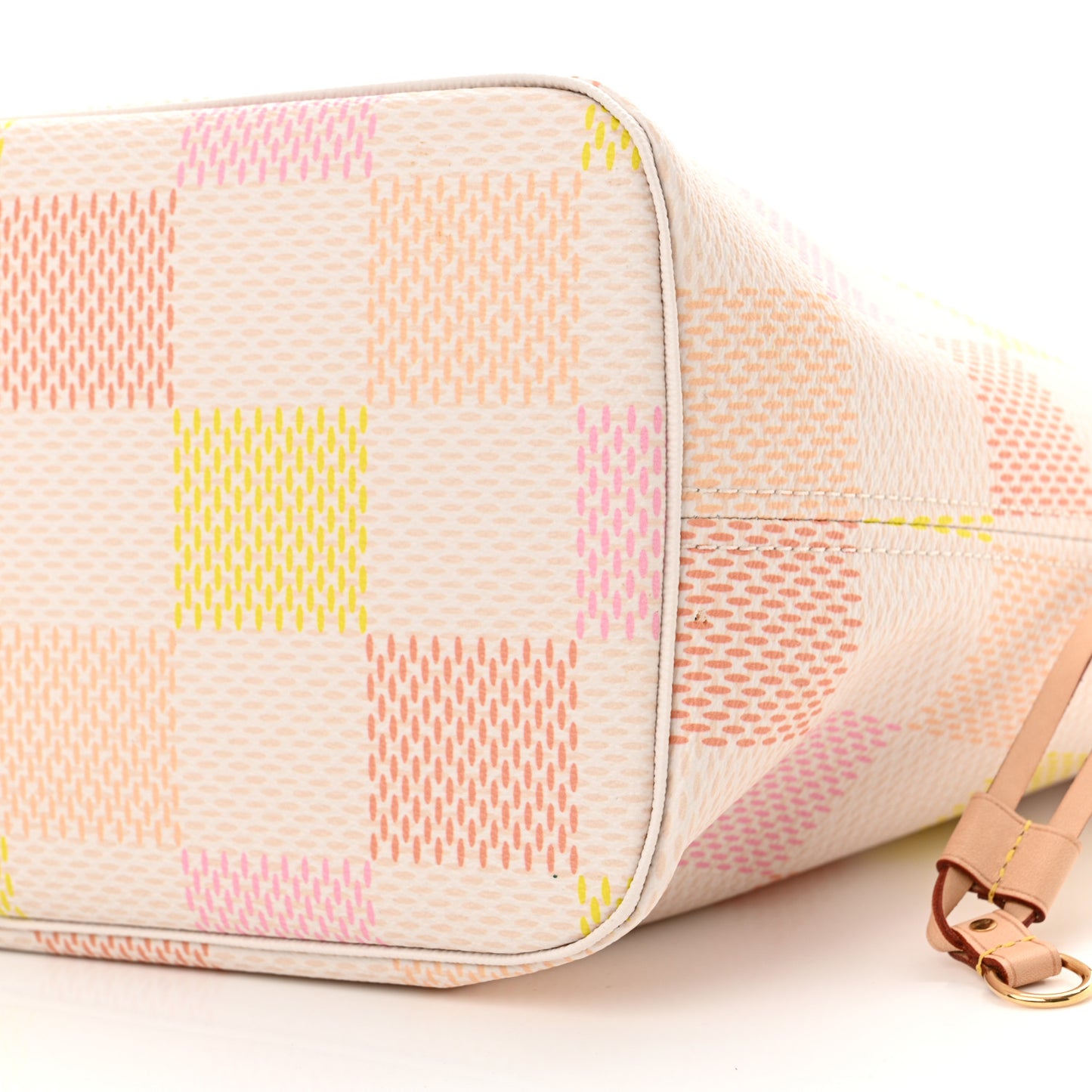 Damier Giant Neverfull MM Peach