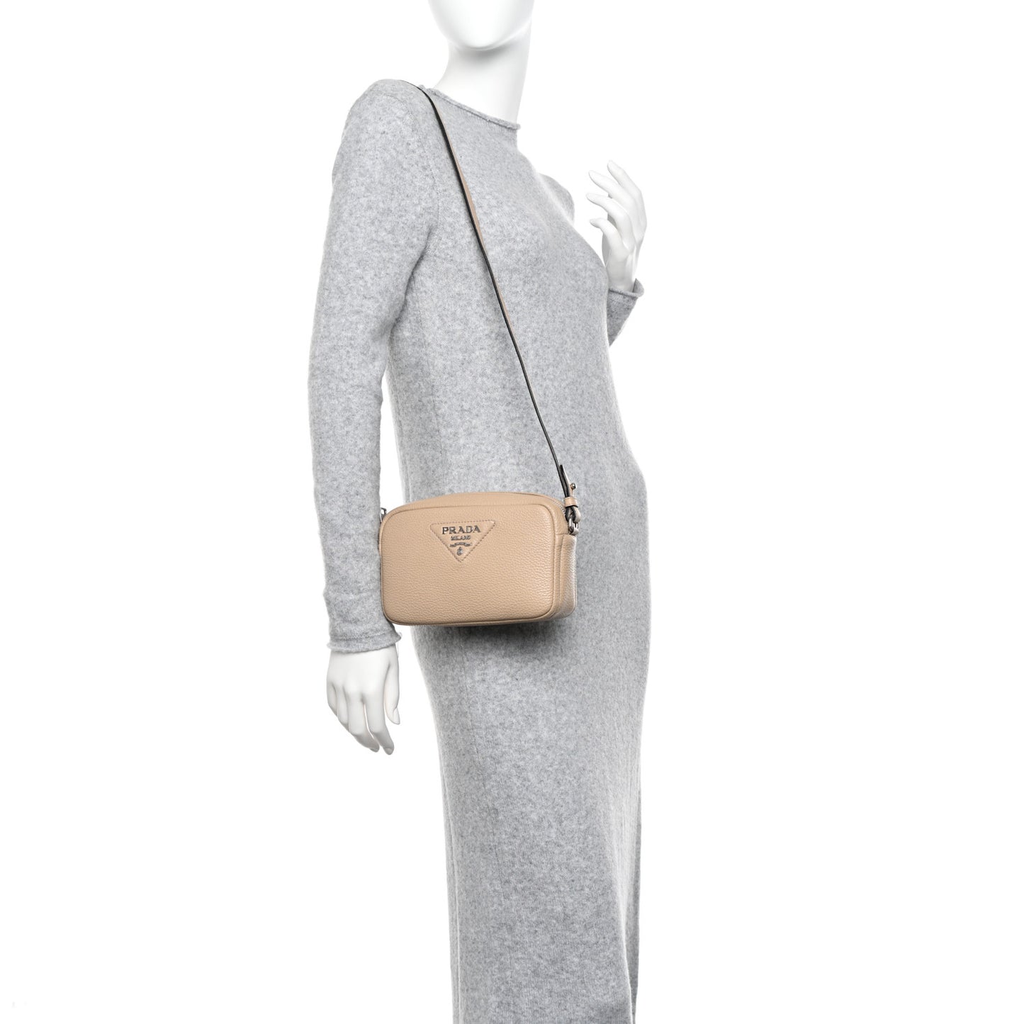 Vitello Daino Soft Camera Crossbody Cammeo