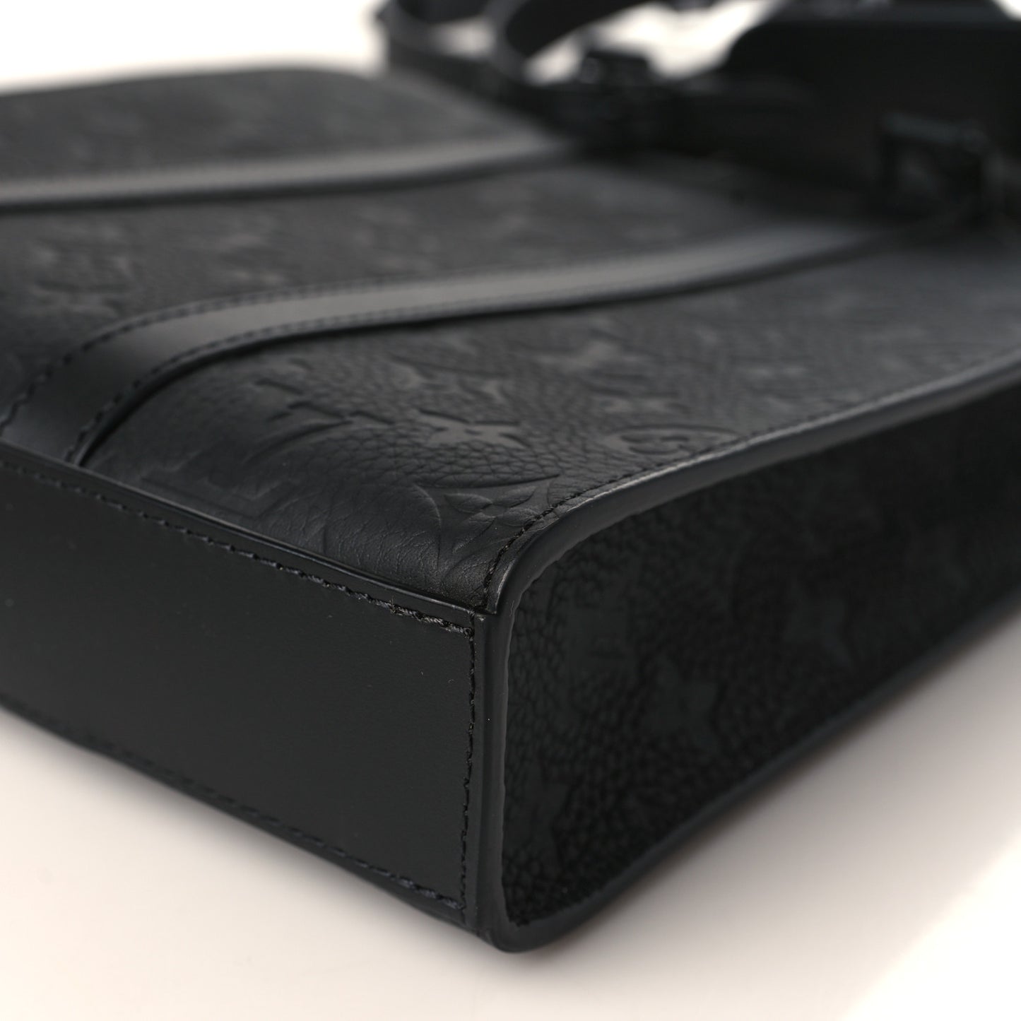 Taurillon Monogram Sac Plat Cross Black