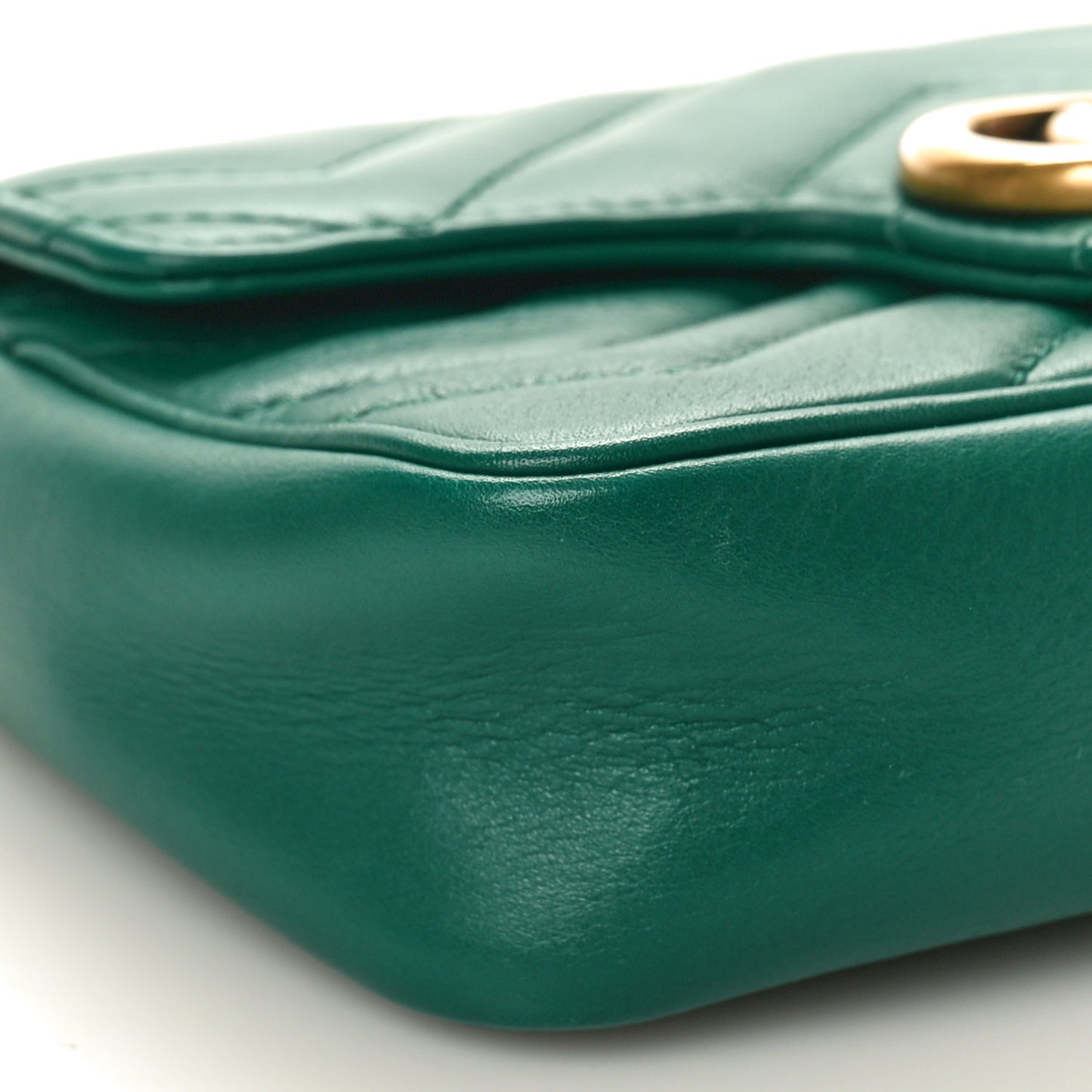 Calfskin Matelasse Super Mini GG Marmont Shoulder Bag Emerald Green