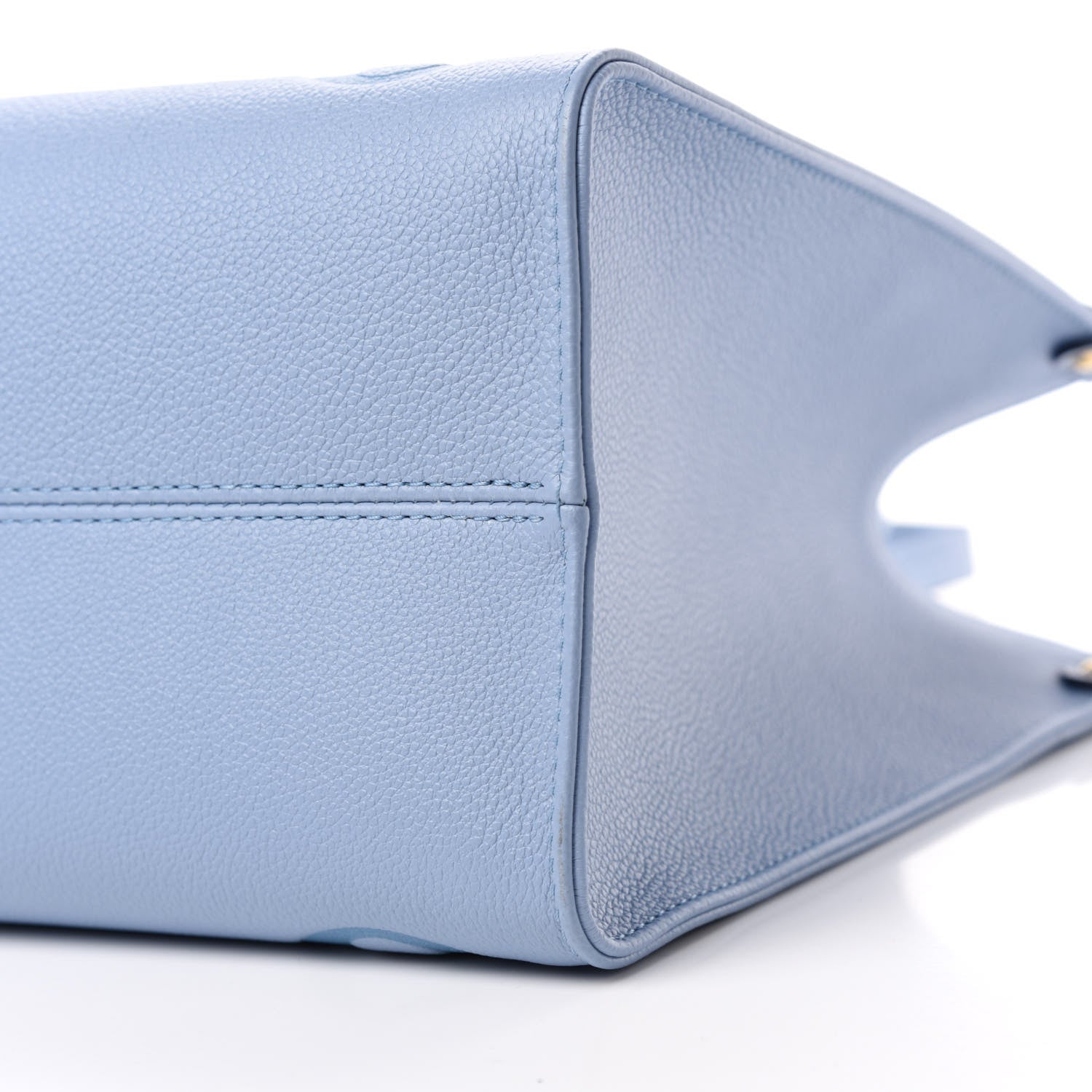 Louis Vuitton Empreinte Monogram Giant By The Pool Onthego MM Summer Blue 7 of 10