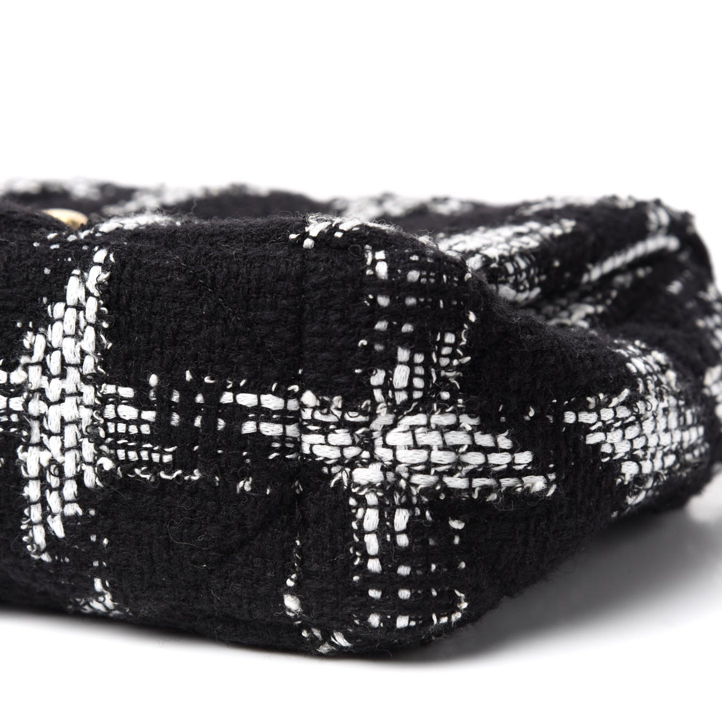 Tweed Quilted Medium 19 Flap Black White