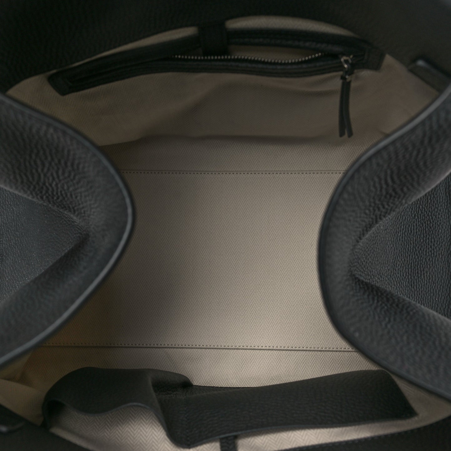 Matte Grained Calfskin Soft Margaux 15 Black