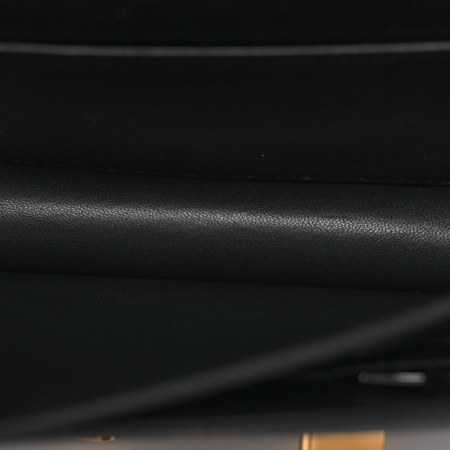 Epsom Constance 18 Black