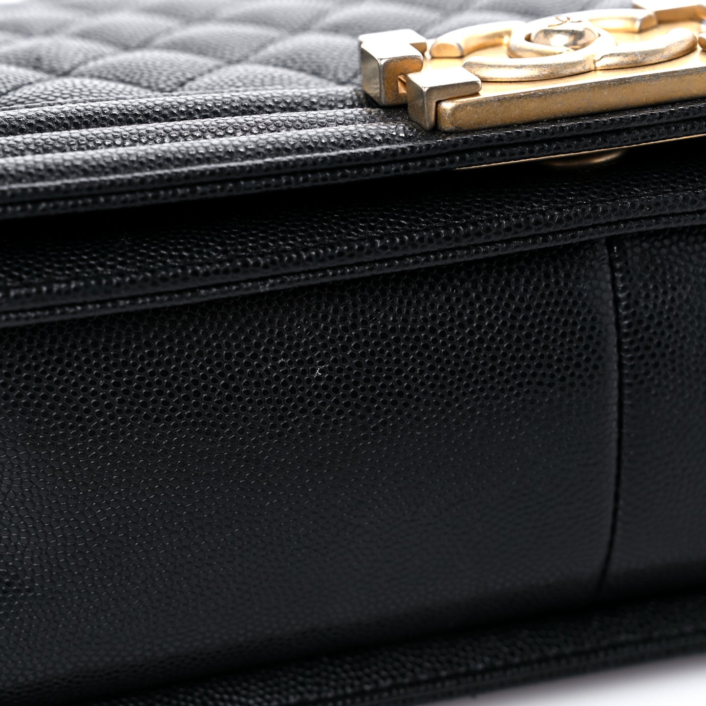 Caviar Quilted Medium Boy Flap Black