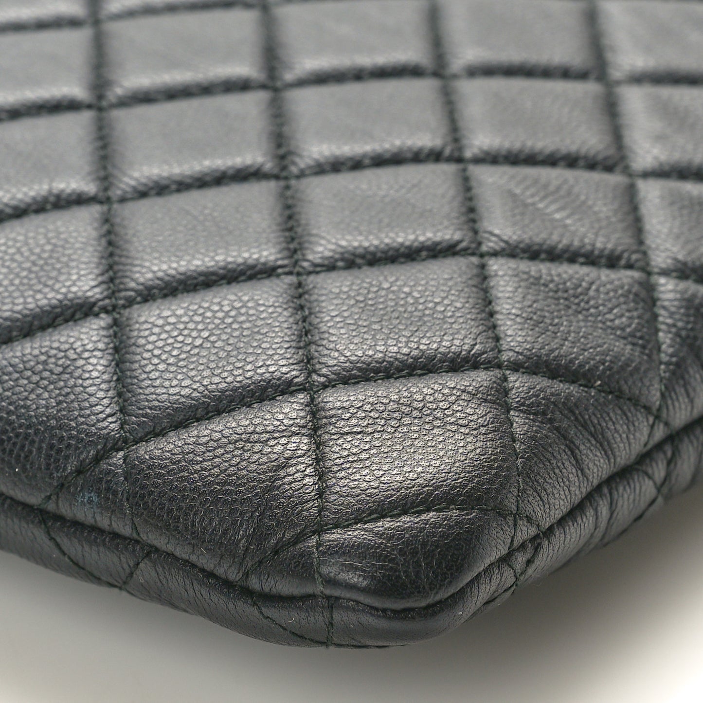 Caviar Quilted Large Boy Cosmetic Case Black