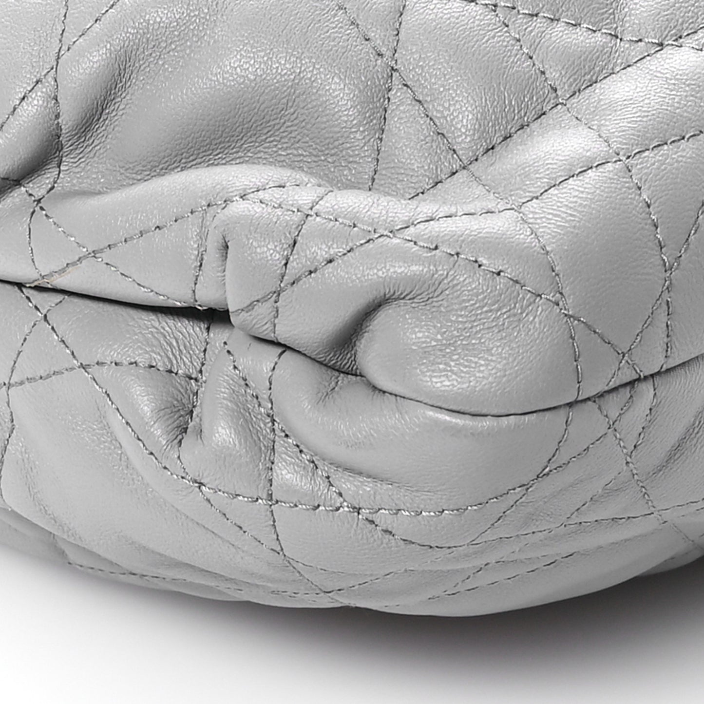 Lambskin Supple Macrocannage Ammi Bag Grey