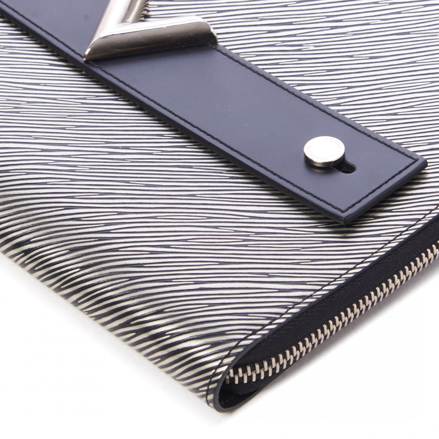 Epi Essential V Pochette Platine