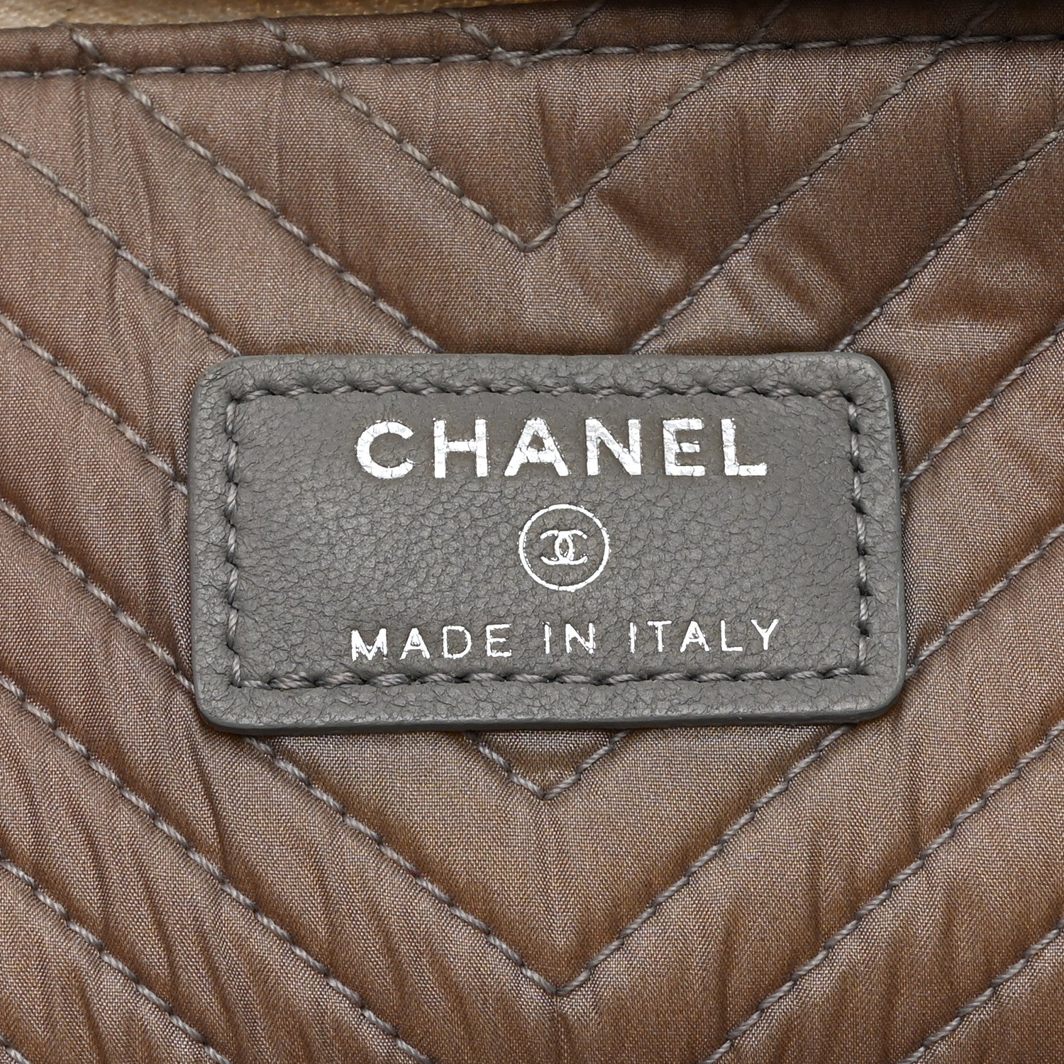 Chanel Metallic Caviar Chevron Quilted Large Boy Cosmetic Case Silver 6 of 9