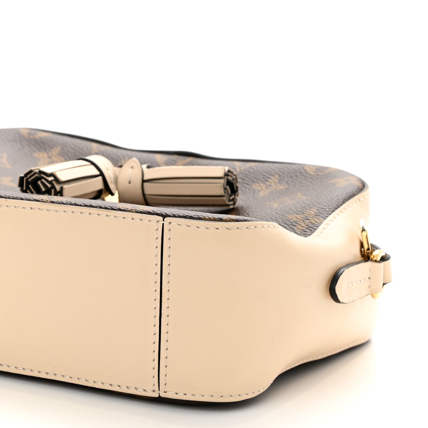 Monogram Saintonge Creme