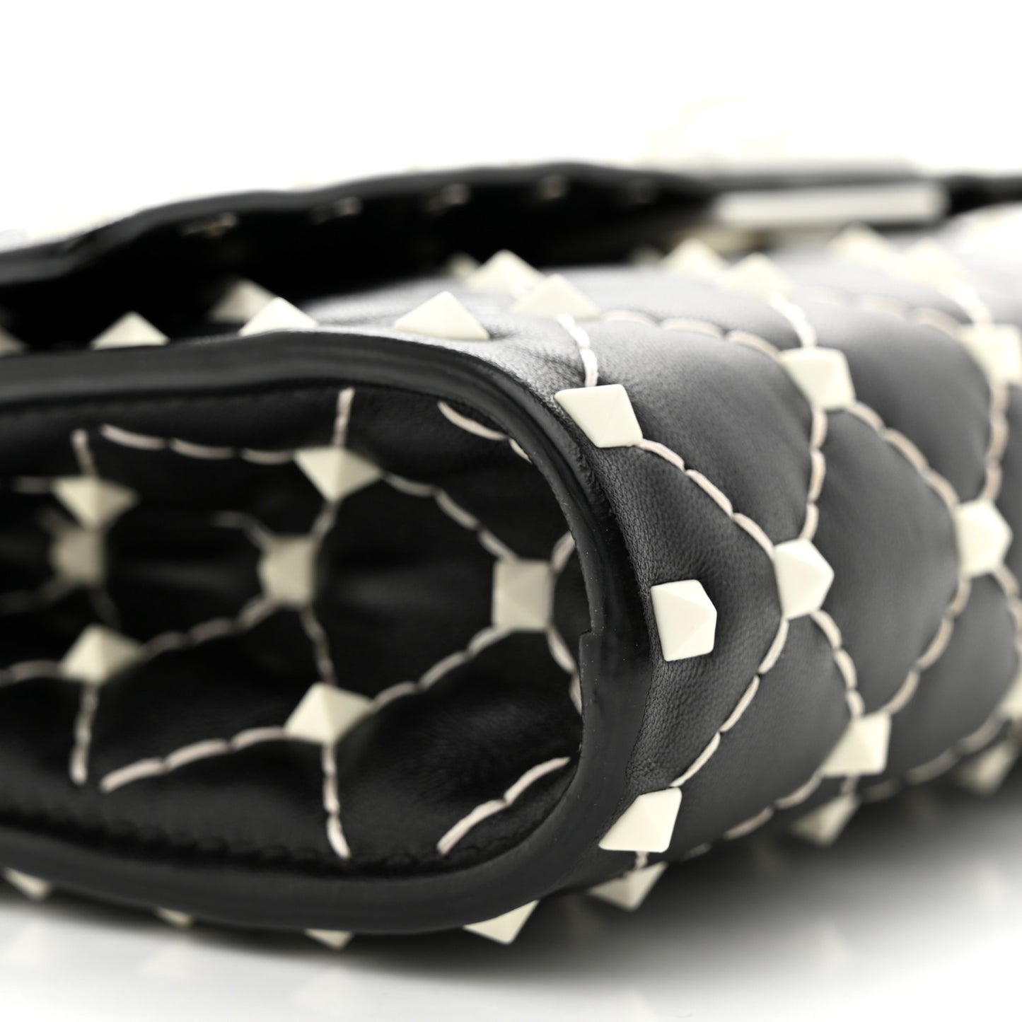 Lambskin Free Rockstud Spike Wallet On Chain Black