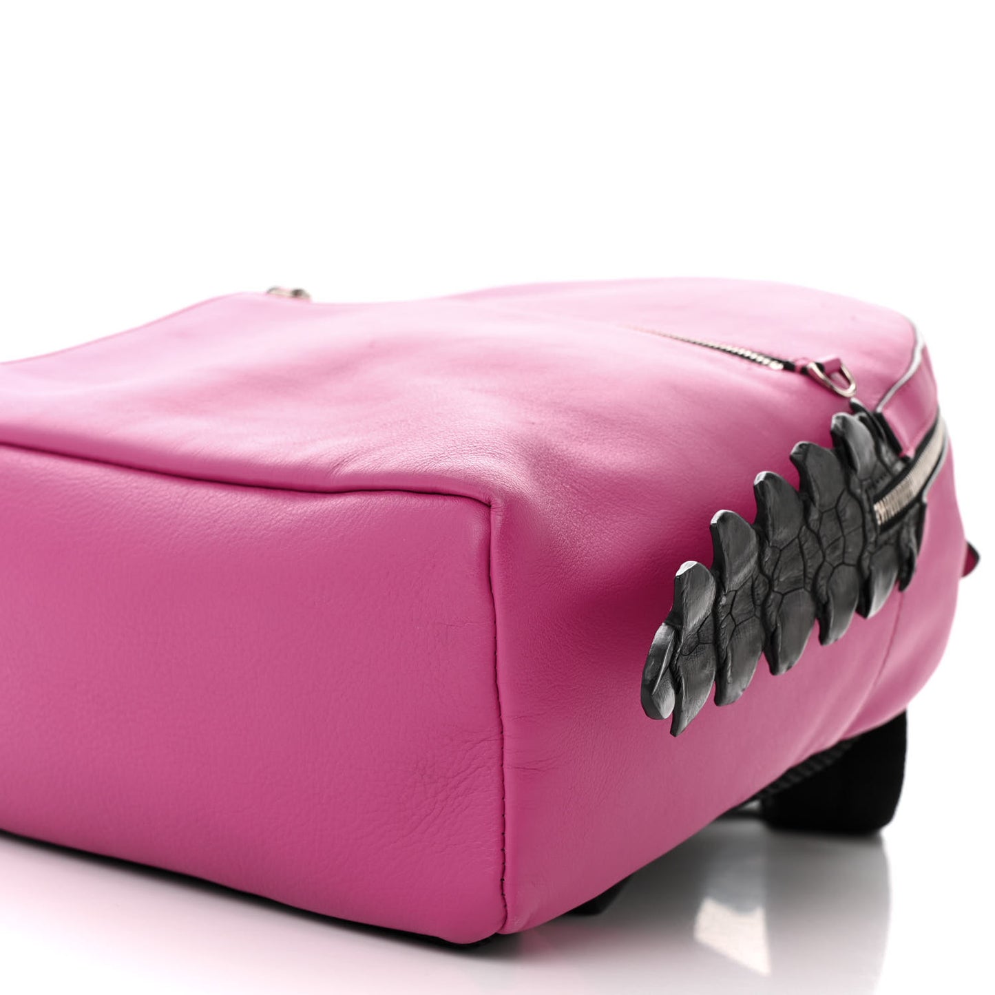 Vitello Dolce Croc Tail Backpack Magenta