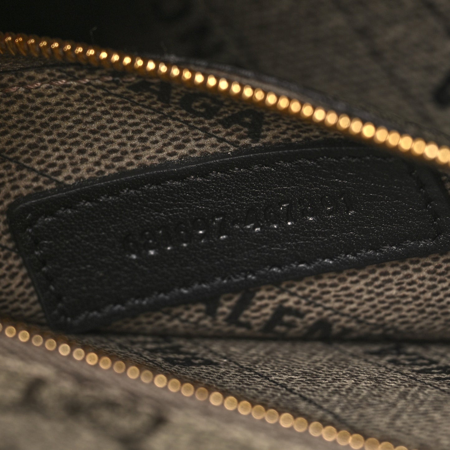 X GUCCI GG Supreme Monogram Small Hourglass Top Handle Bag Beige Ebony