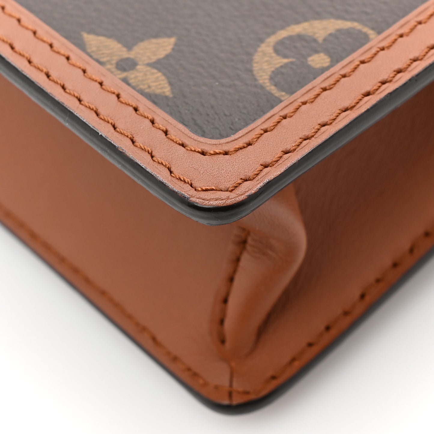 Reverse Monogram Dauphine Chain Wallet