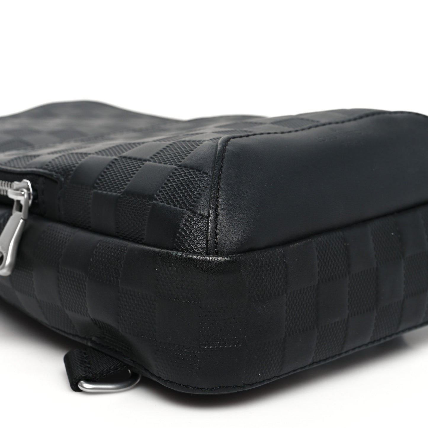 Damier Infini Avenue Sling Bag Onyx