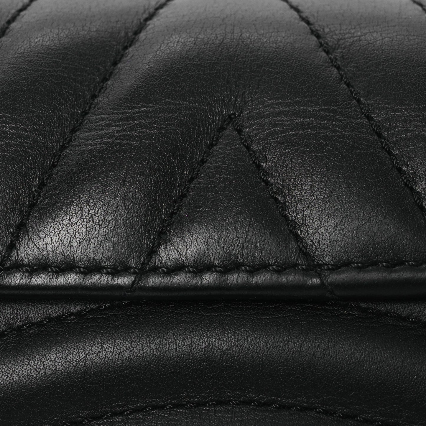 Calfskin New Wave Chain PM Black