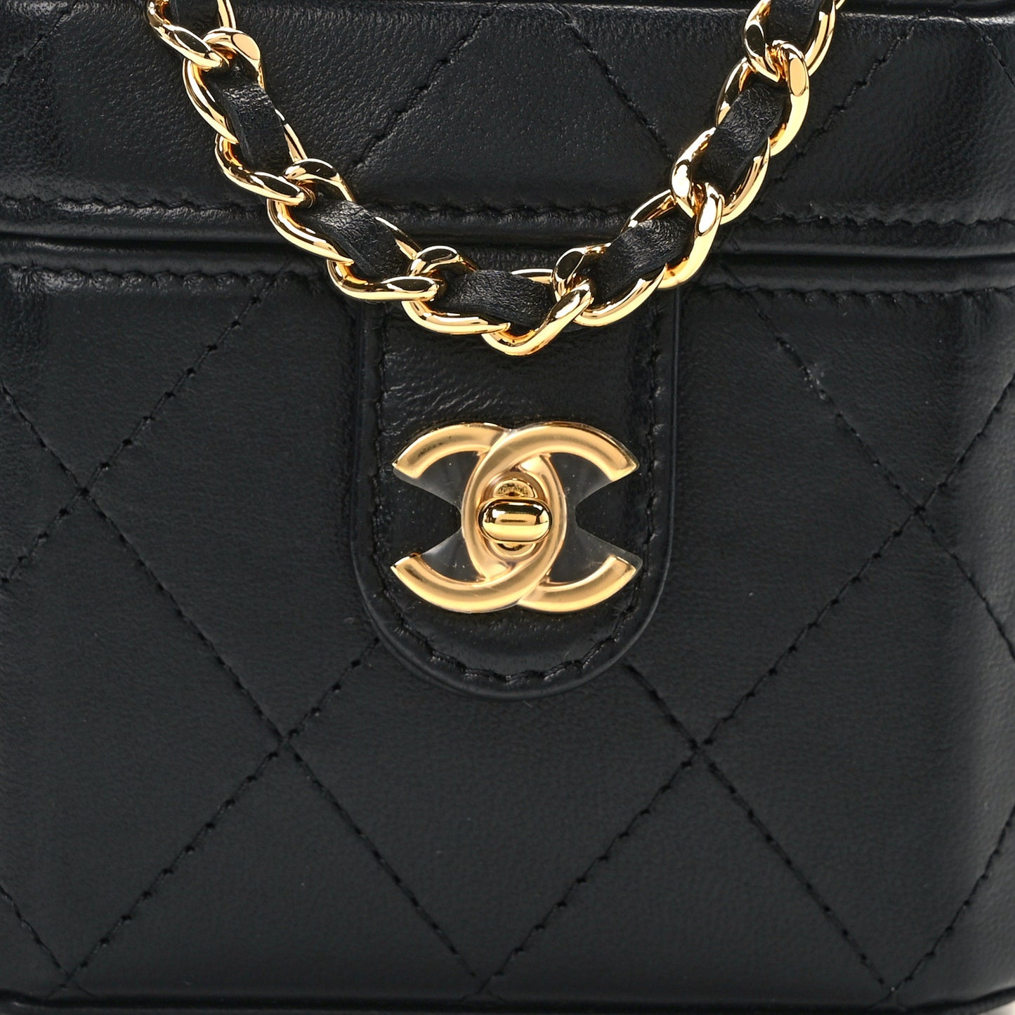 Lambskin Quilted Vanity Clutch With Chain Black